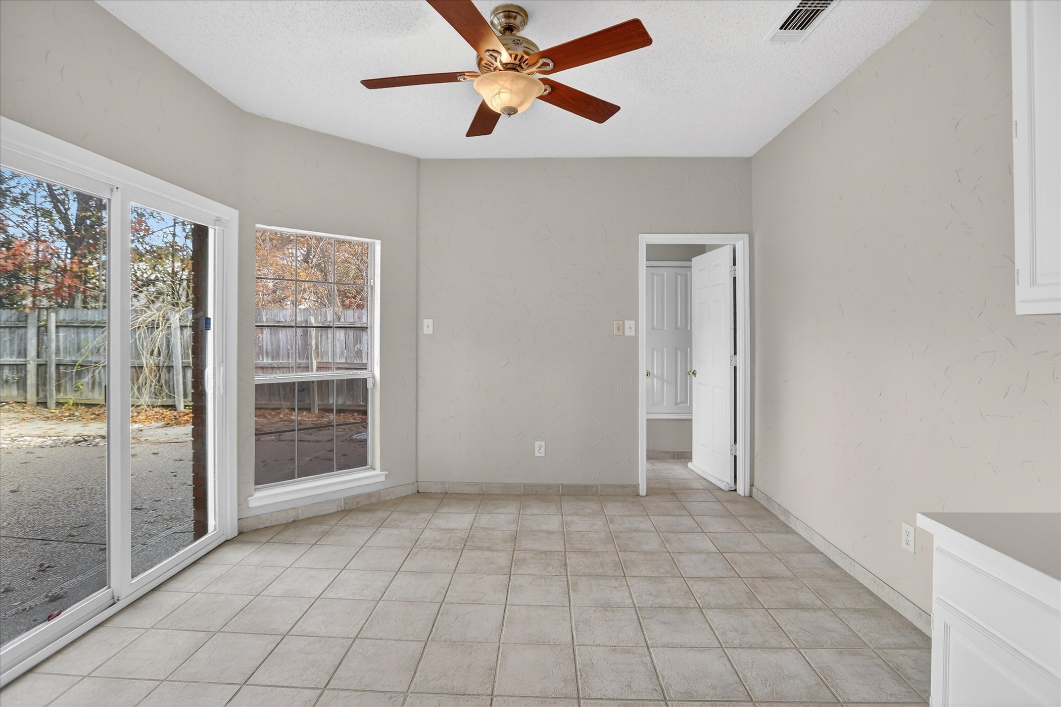 6114 Pinwood Circle Arlington TX 76001