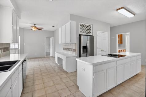 6114 Pinwood Circle Arlington TX 76001