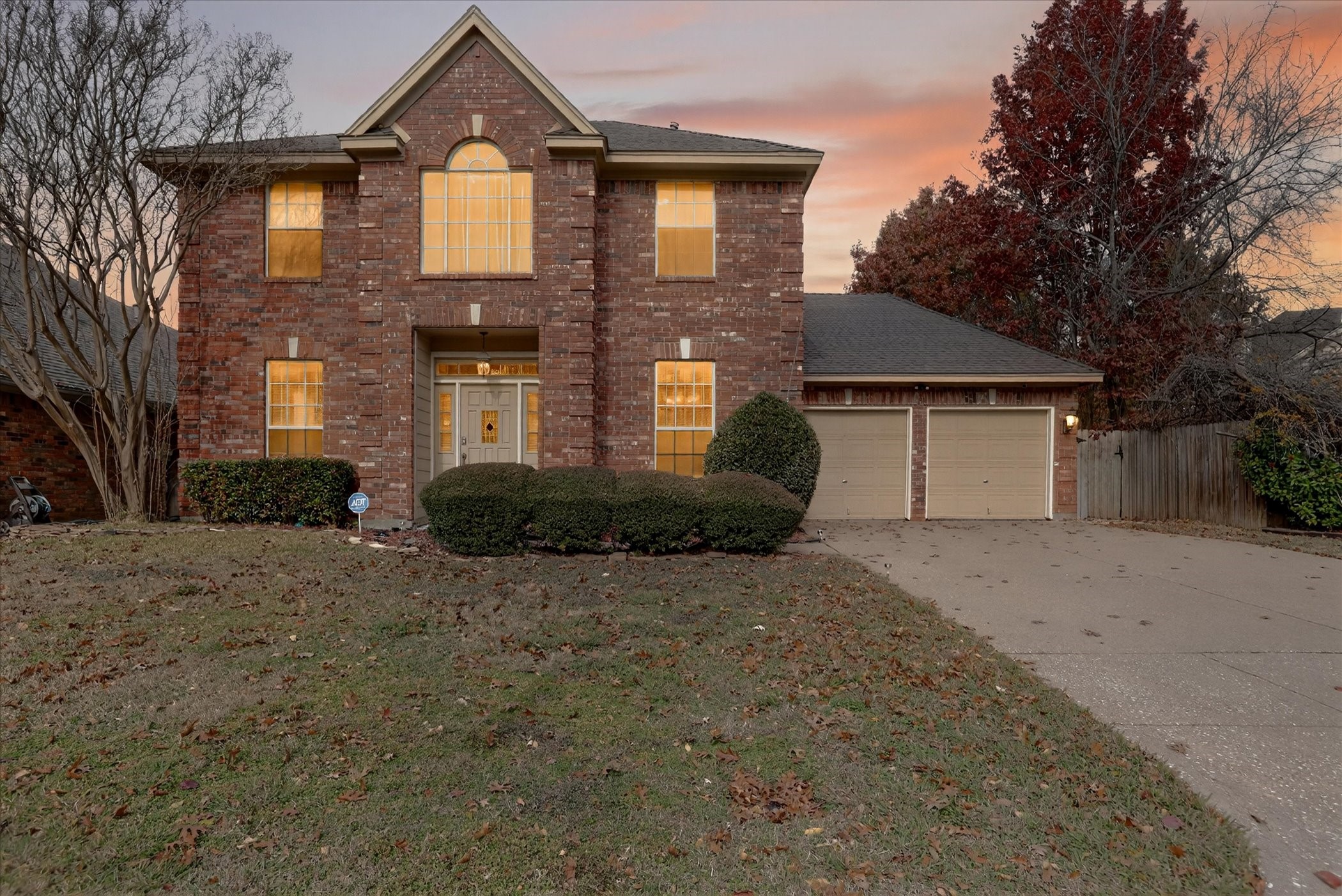 6114 Pinwood Circle Arlington TX 76001