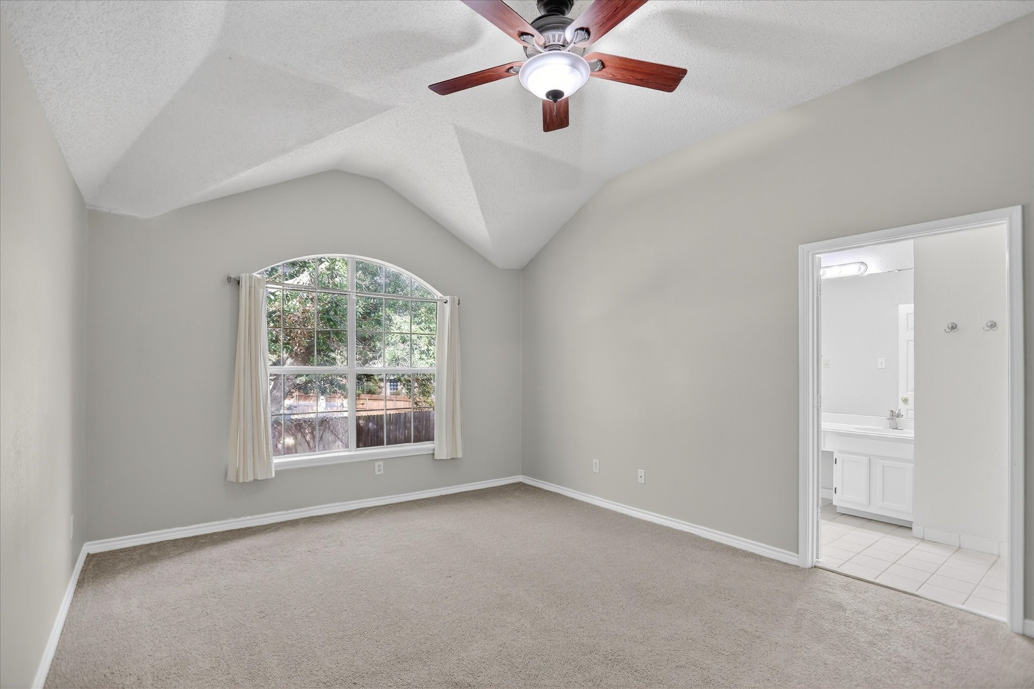 6114 Pinwood Circle Arlington TX 76001