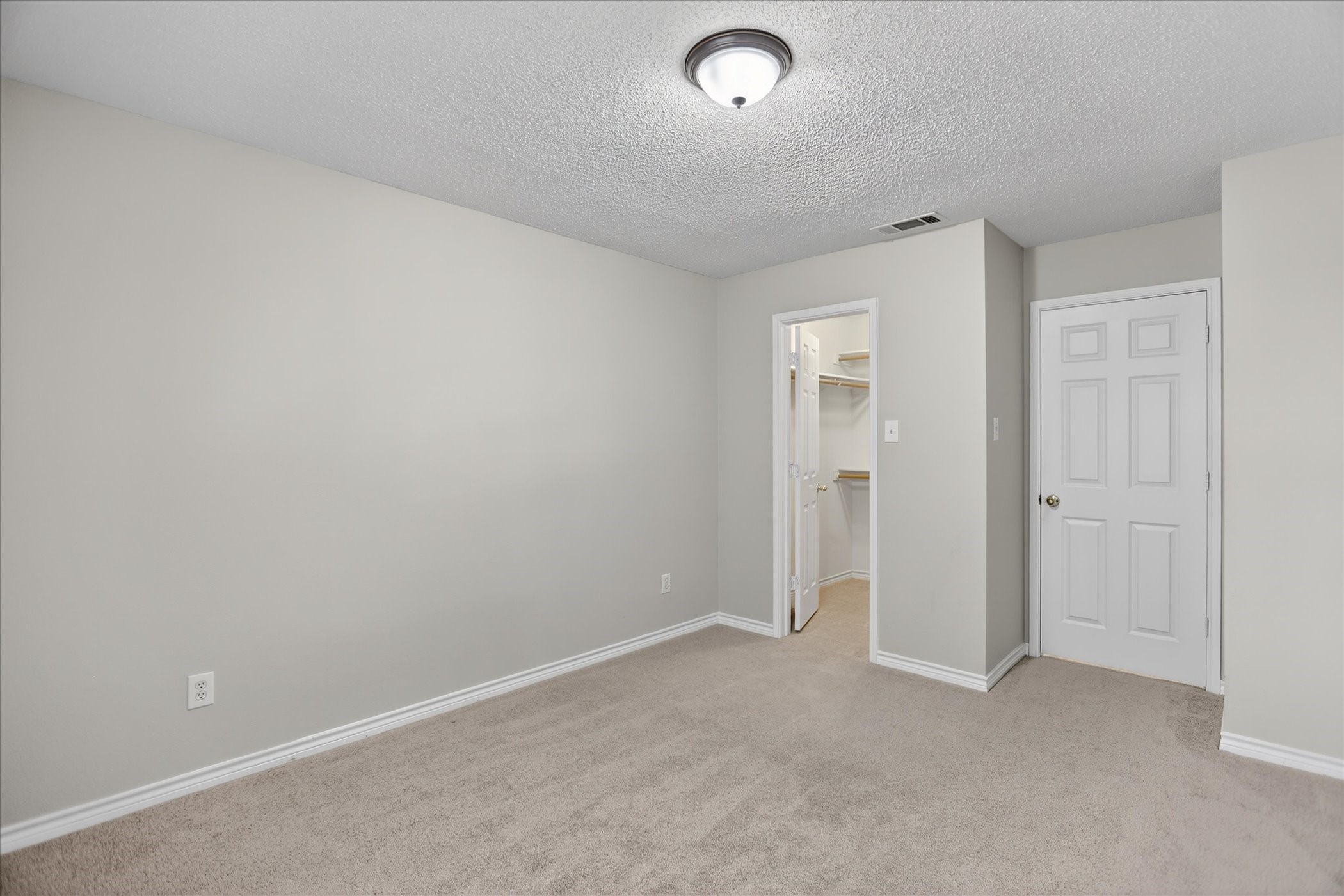 6114 Pinwood Circle Arlington TX 76001