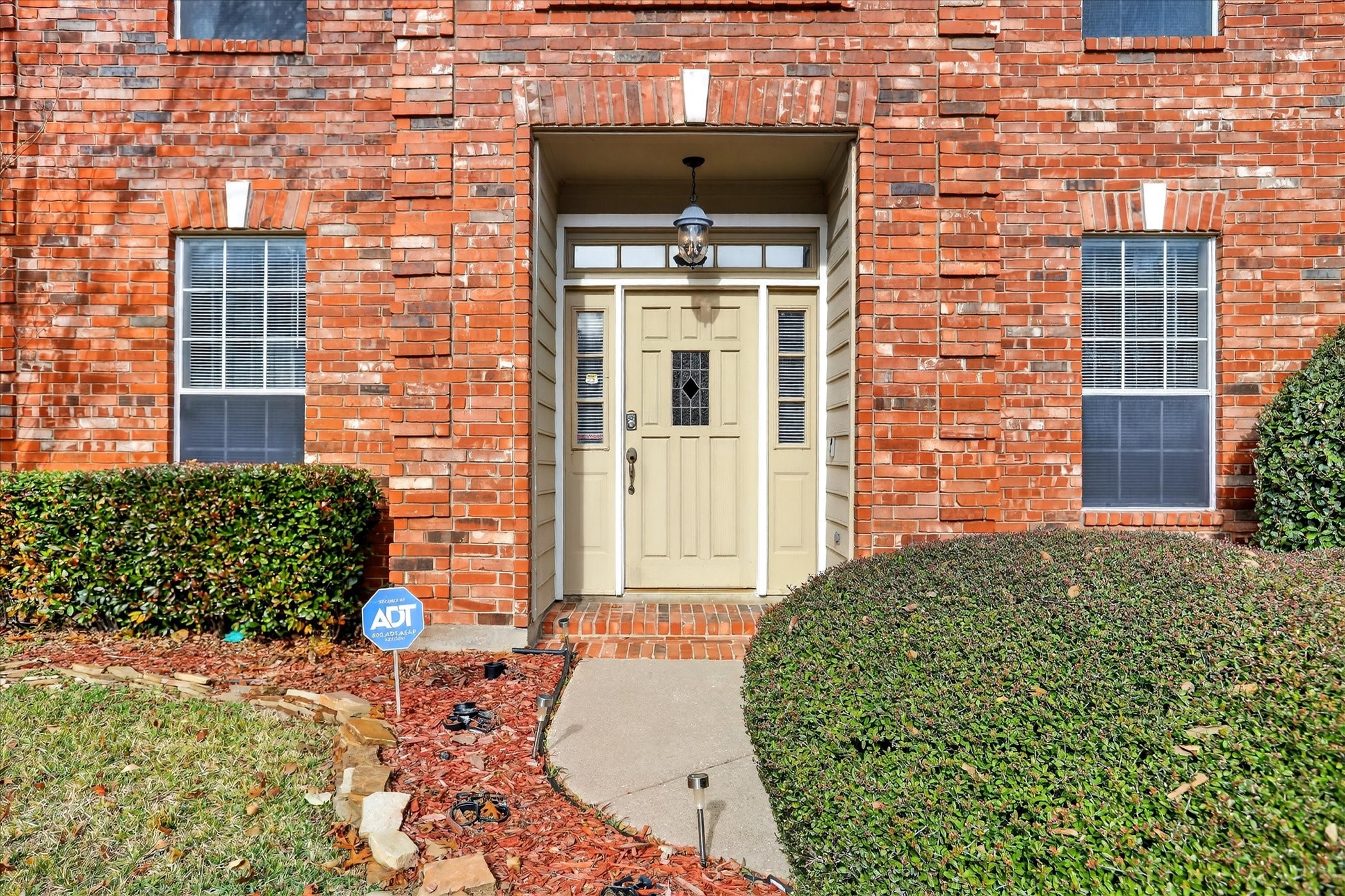6114 Pinwood Circle Arlington TX 76001