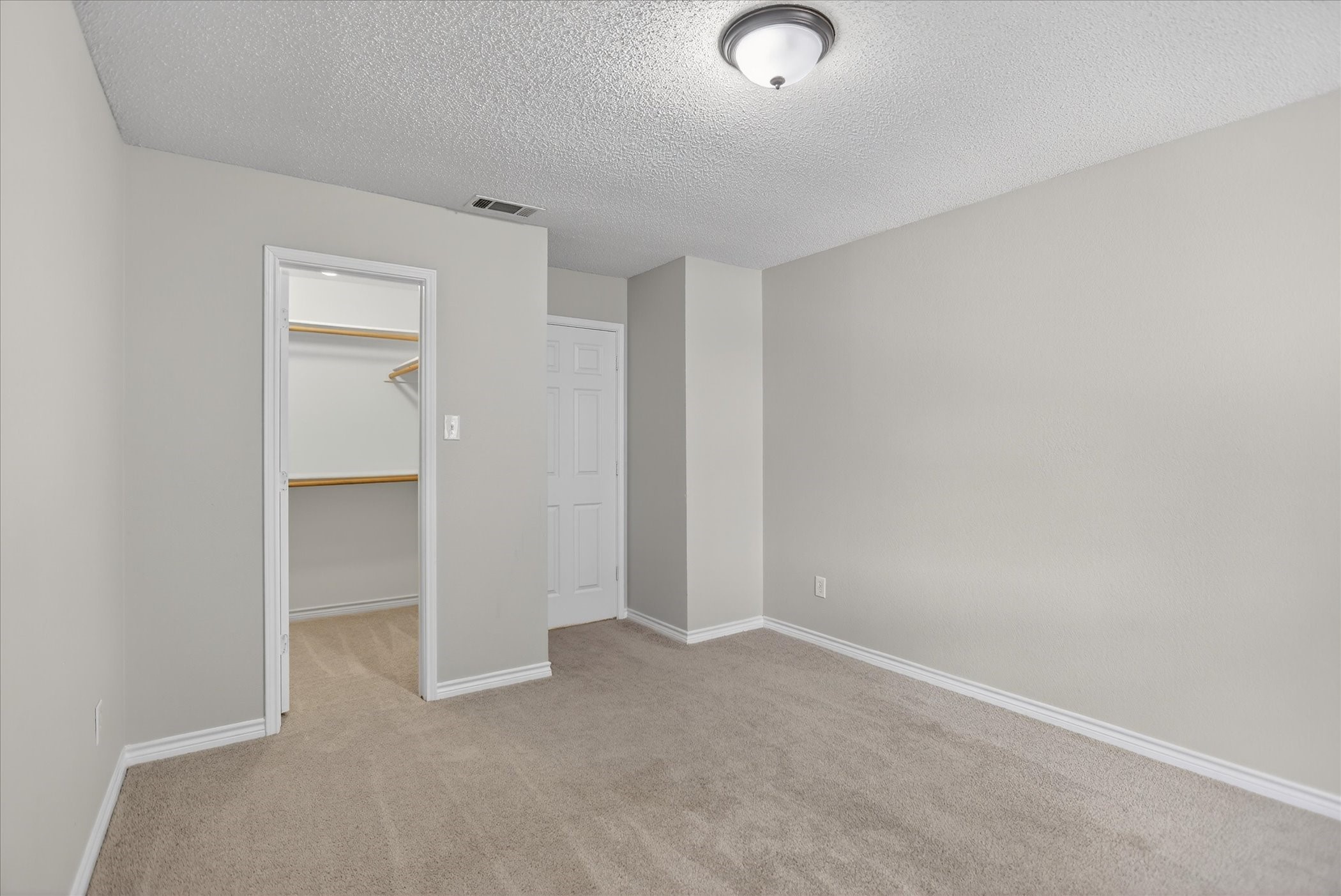 6114 Pinwood Circle Arlington TX 76001