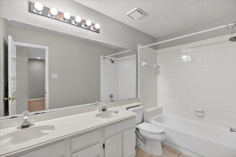 6114 Pinwood Circle Arlington TX 76001