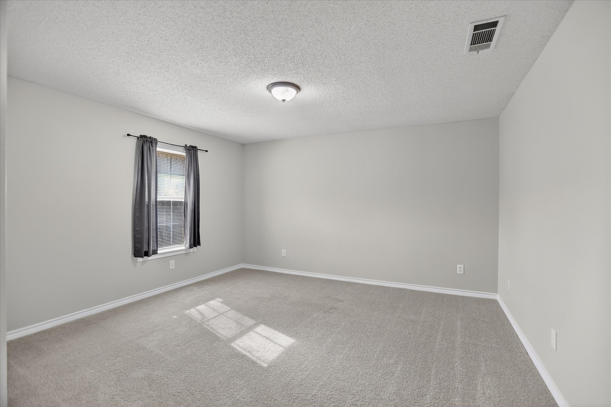 6114 Pinwood Circle Arlington TX 76001