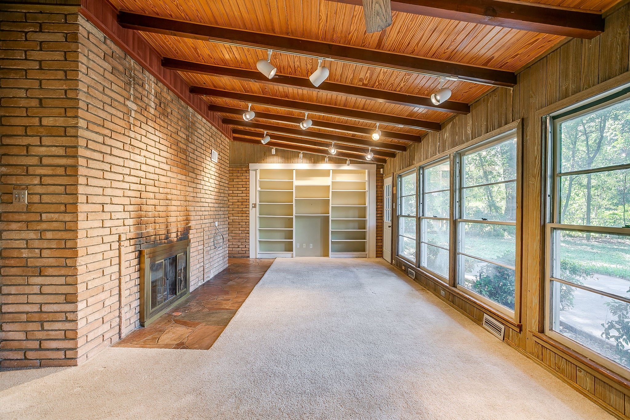 1100 Mockingbird Lane Arlington TX 76013