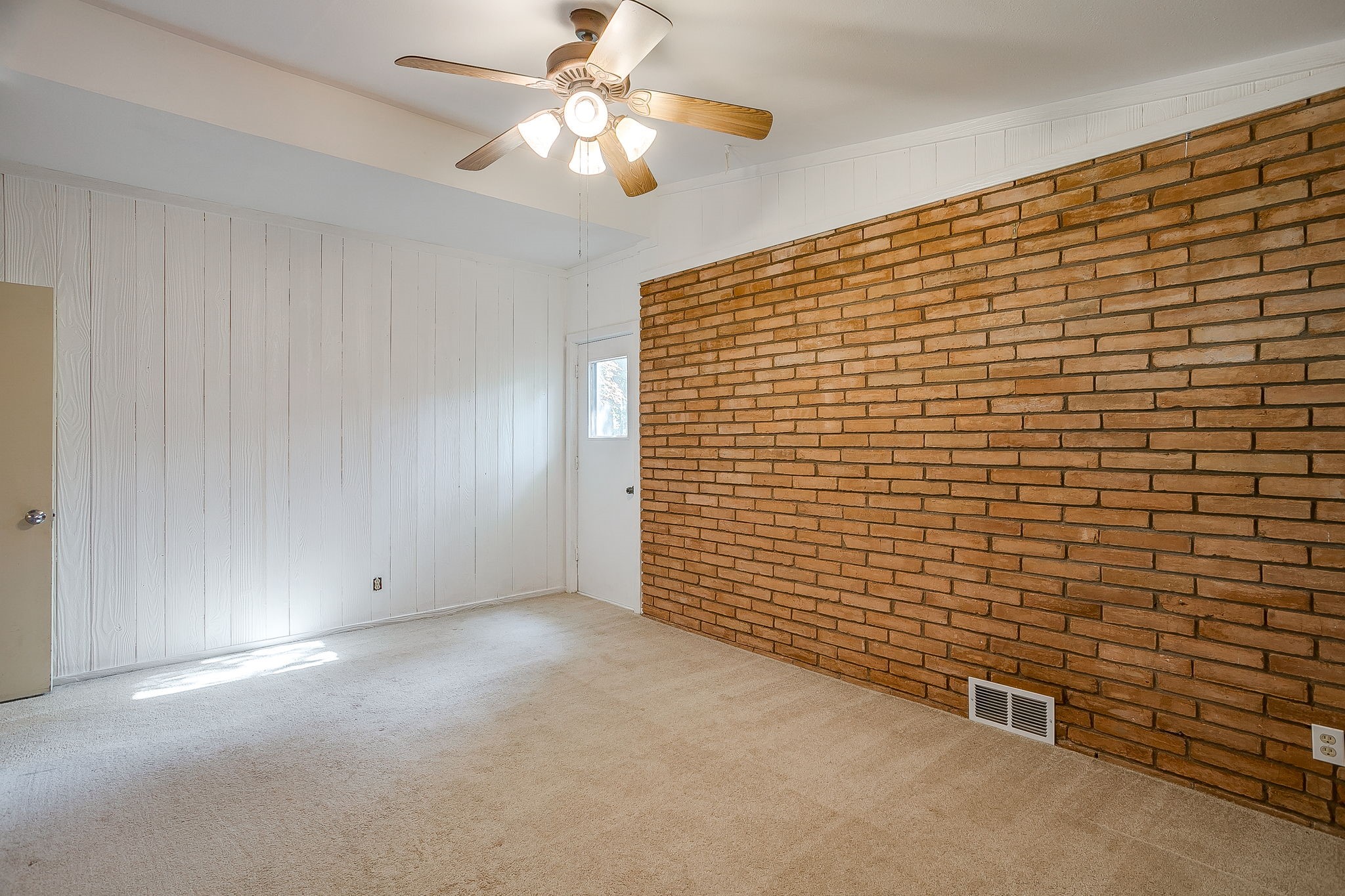 1100 Mockingbird Lane Arlington TX 76013