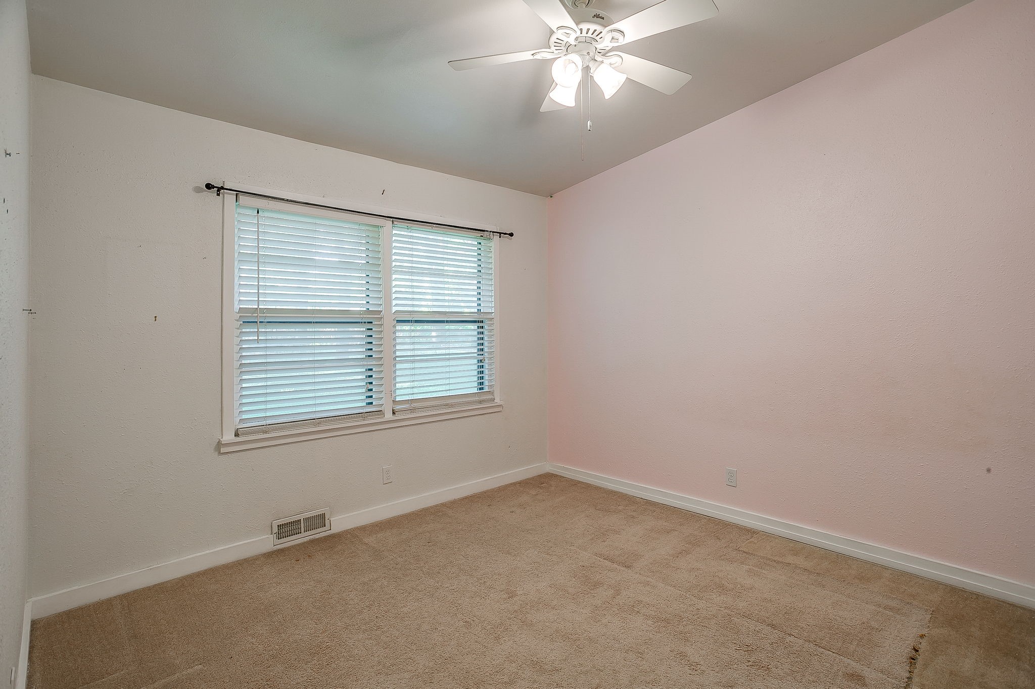 1100 Mockingbird Lane Arlington TX 76013