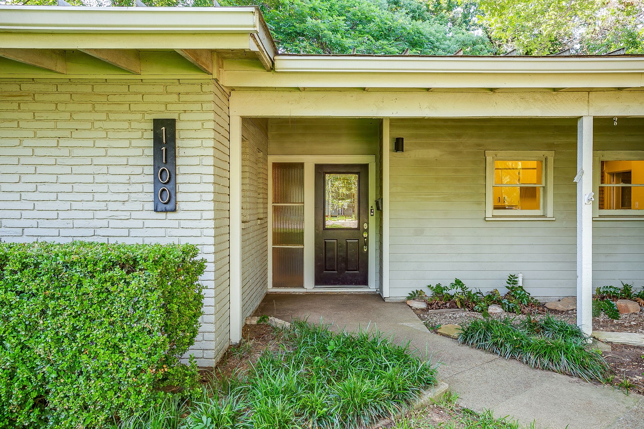 1100 Mockingbird Lane Arlington TX 76013