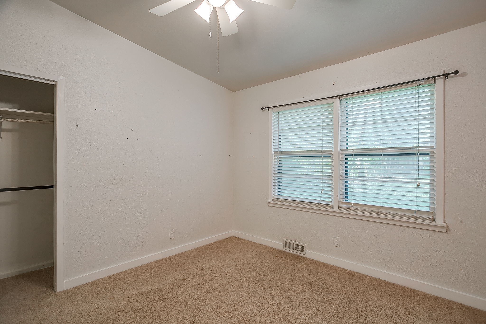 1100 Mockingbird Lane Arlington TX 76013