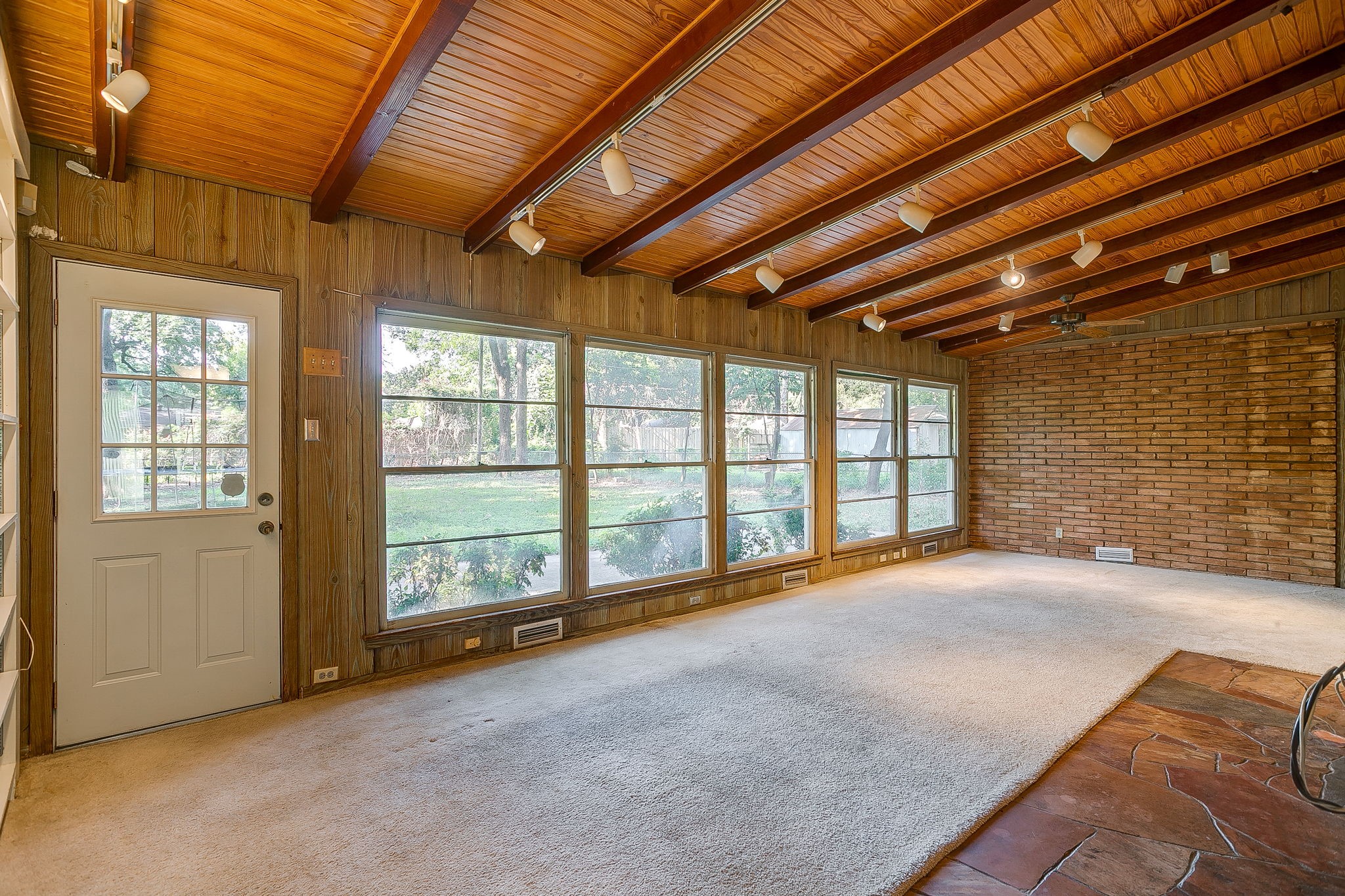 1100 Mockingbird Lane Arlington TX 76013