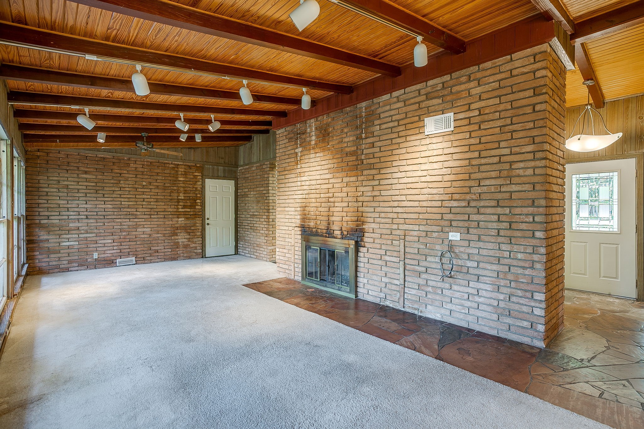 1100 Mockingbird Lane Arlington TX 76013
