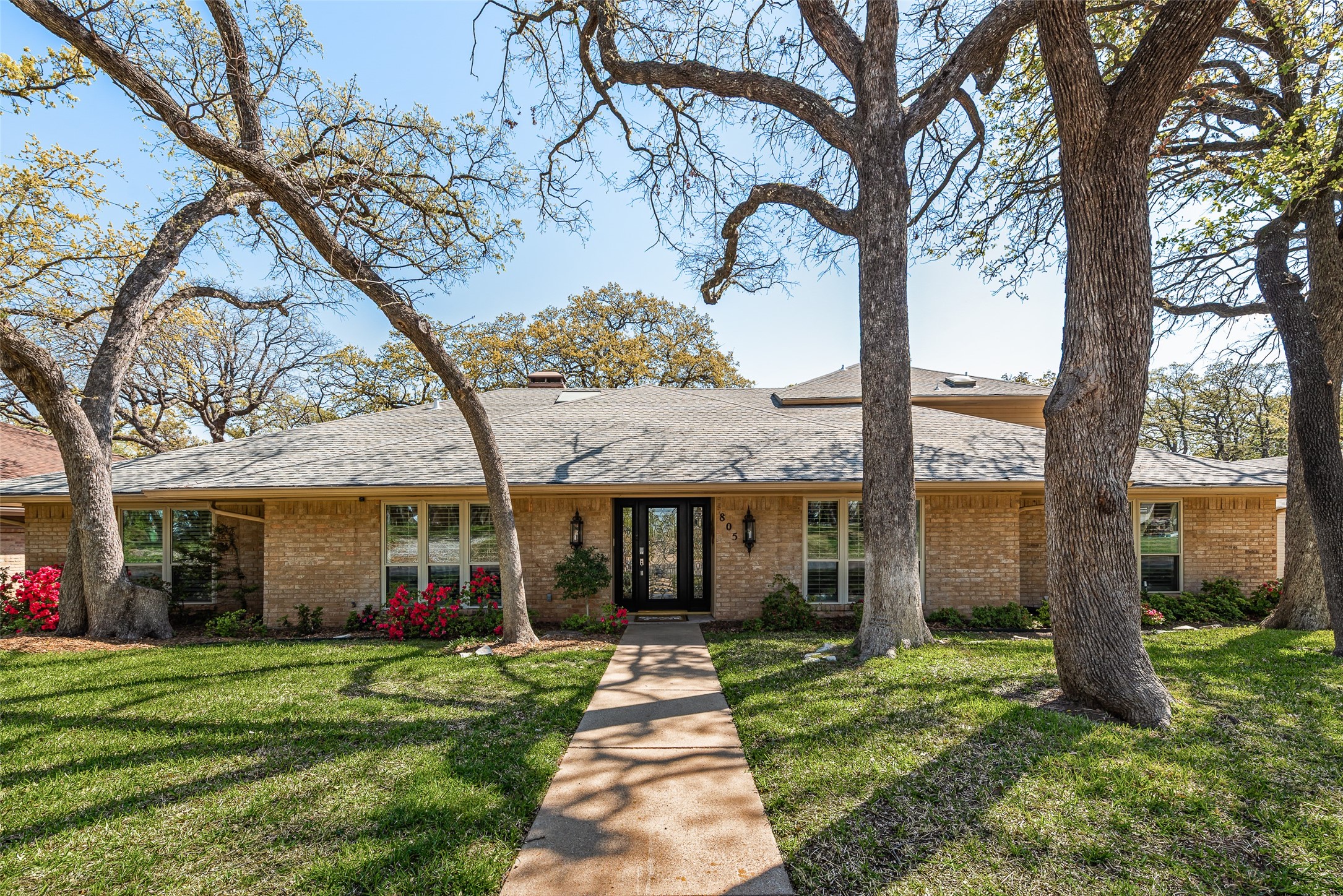 805 Crowley Road Arlington TX 76012