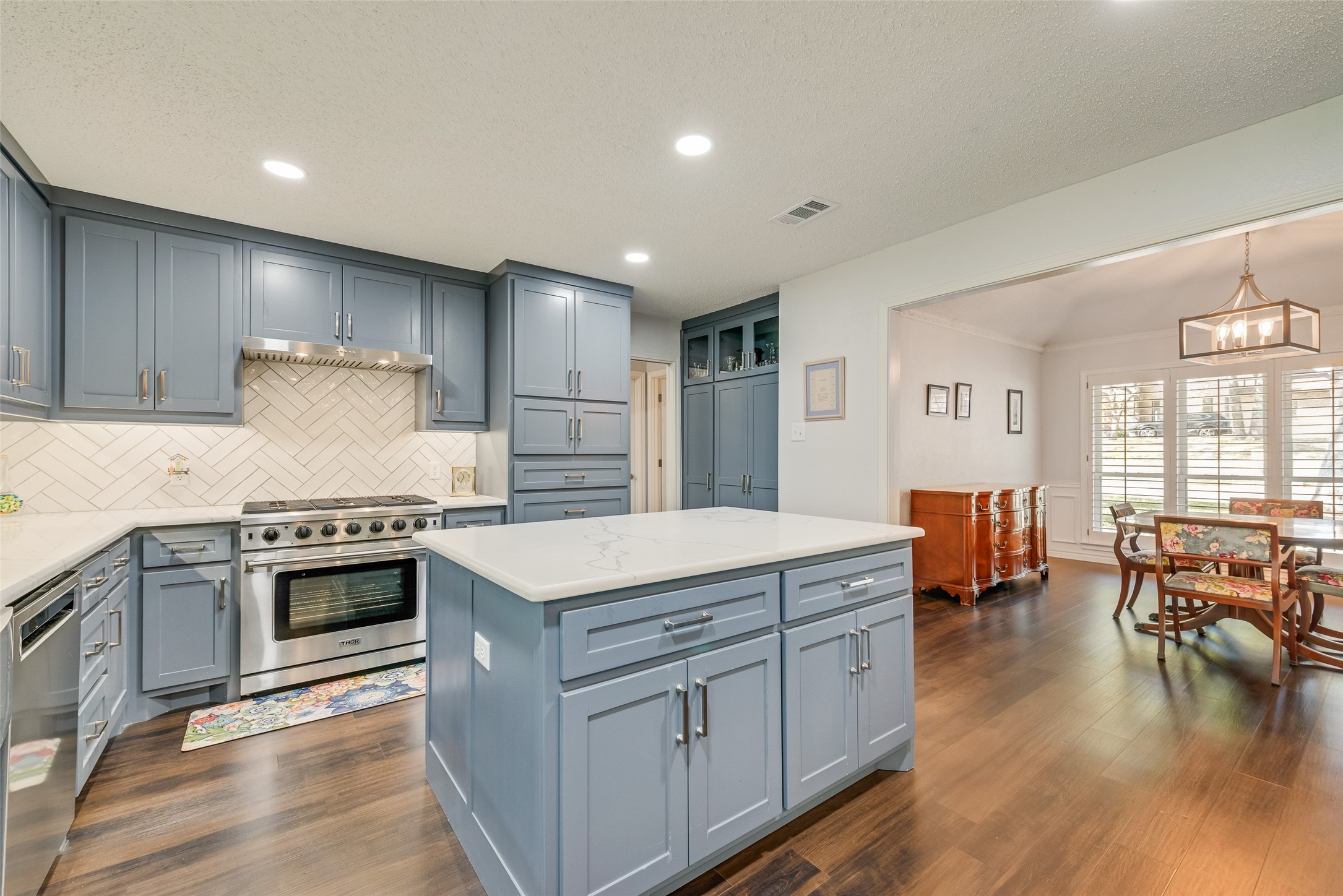 805 Crowley Road Arlington TX 76012