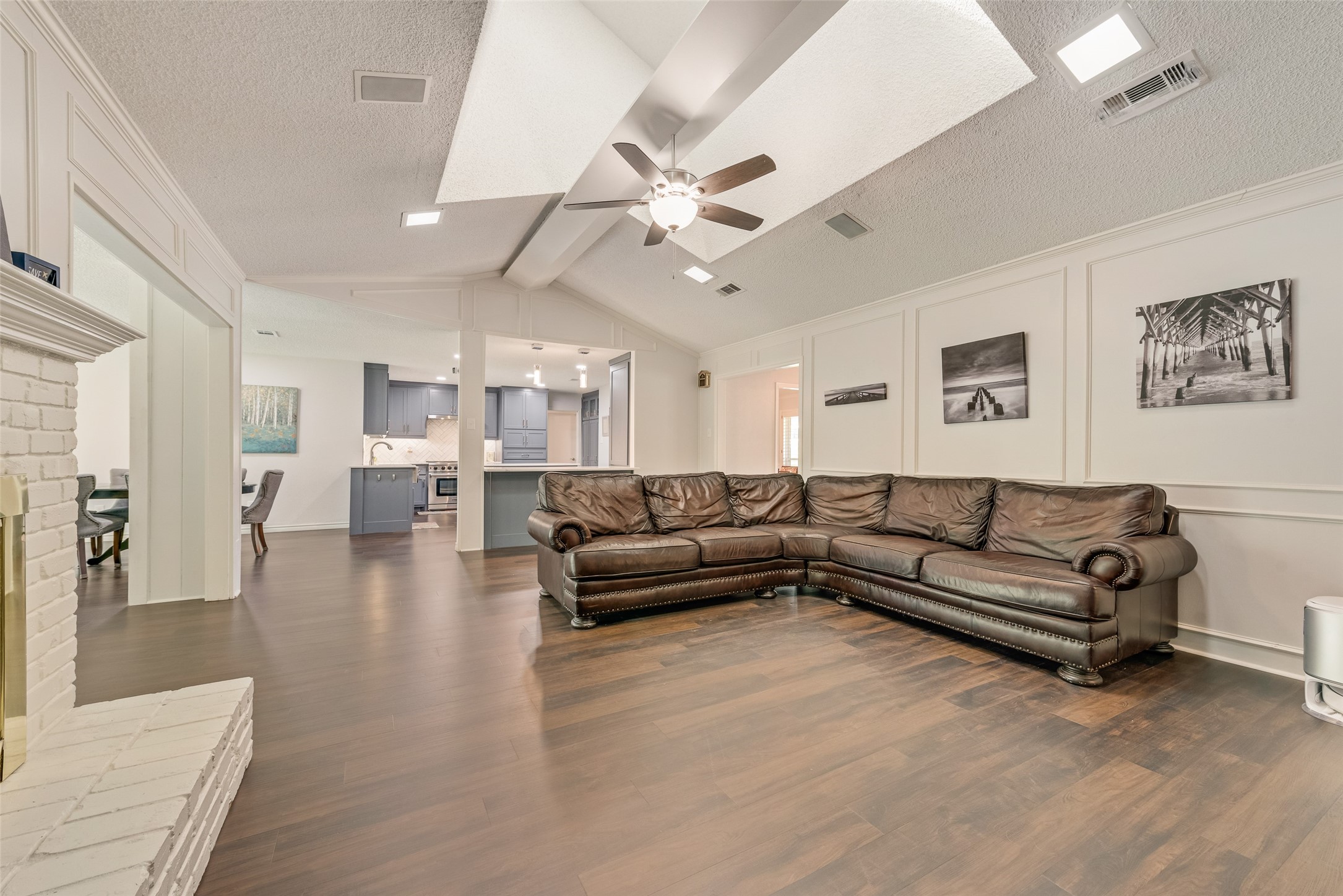 805 Crowley Road Arlington TX 76012