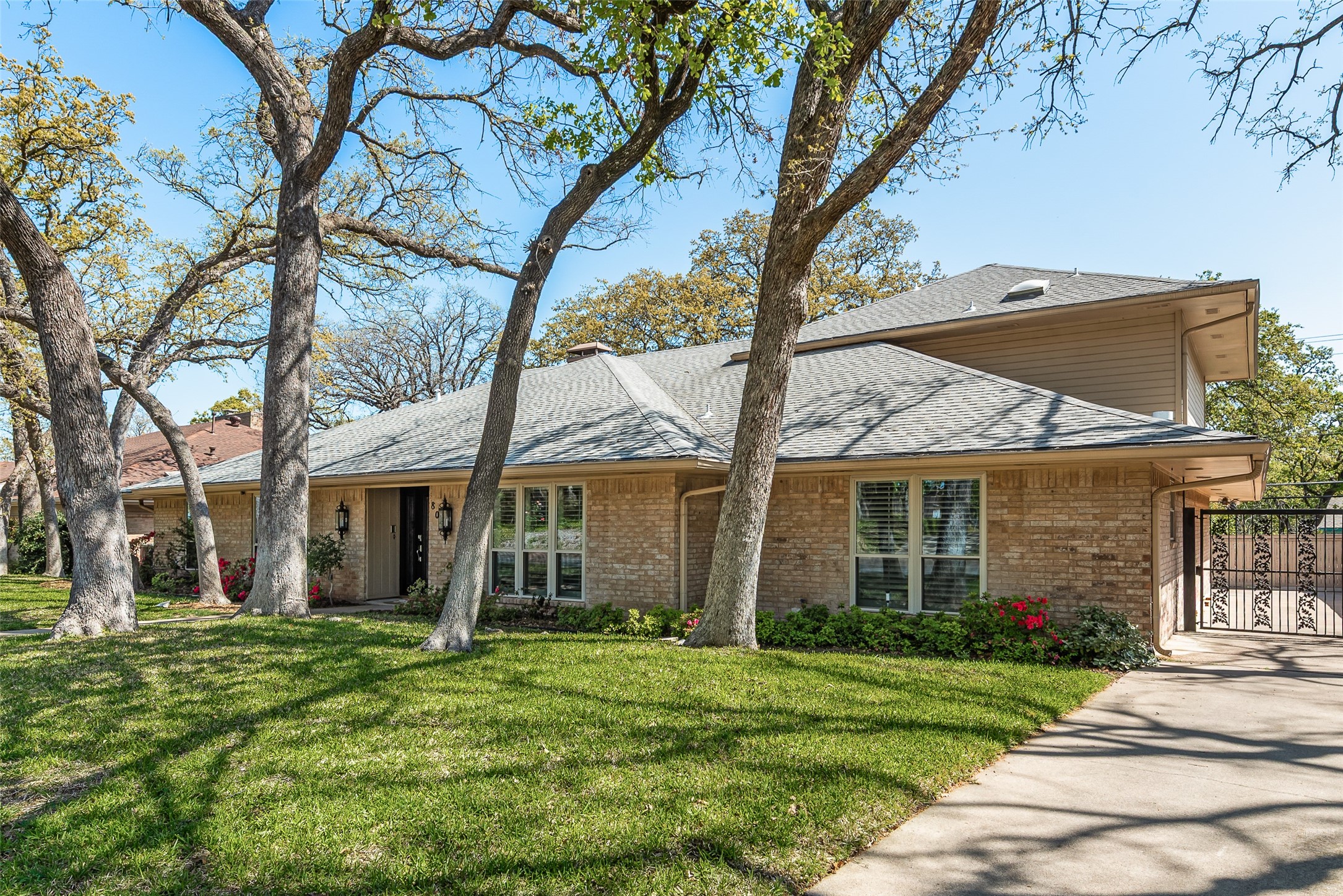 805 Crowley Road Arlington TX 76012