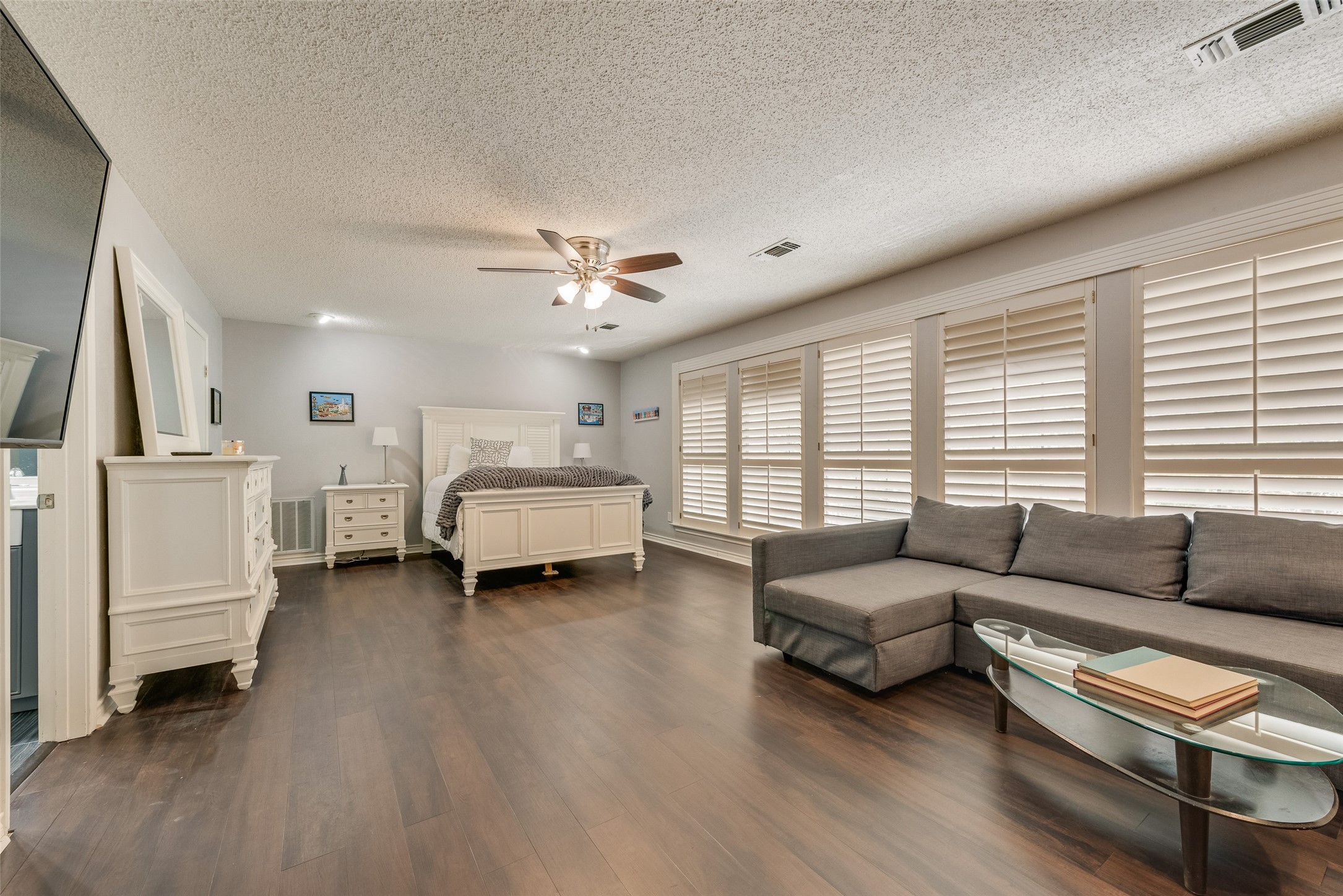 805 Crowley Road Arlington TX 76012