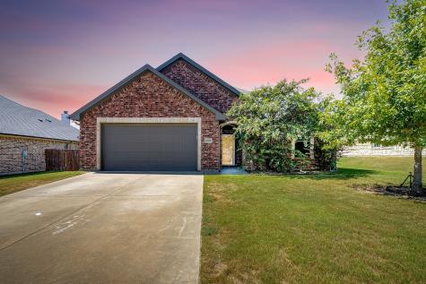 1608 Summercrest Drive Cleburne TX 76033