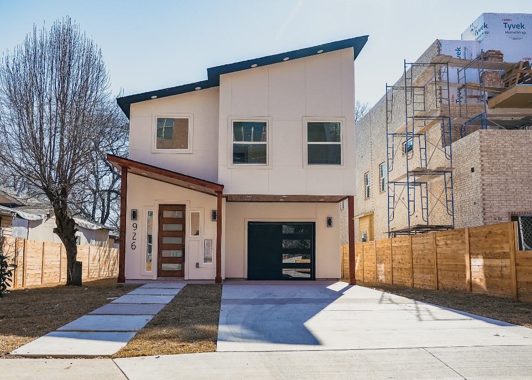 926 Duluth Street Dallas TX 75212