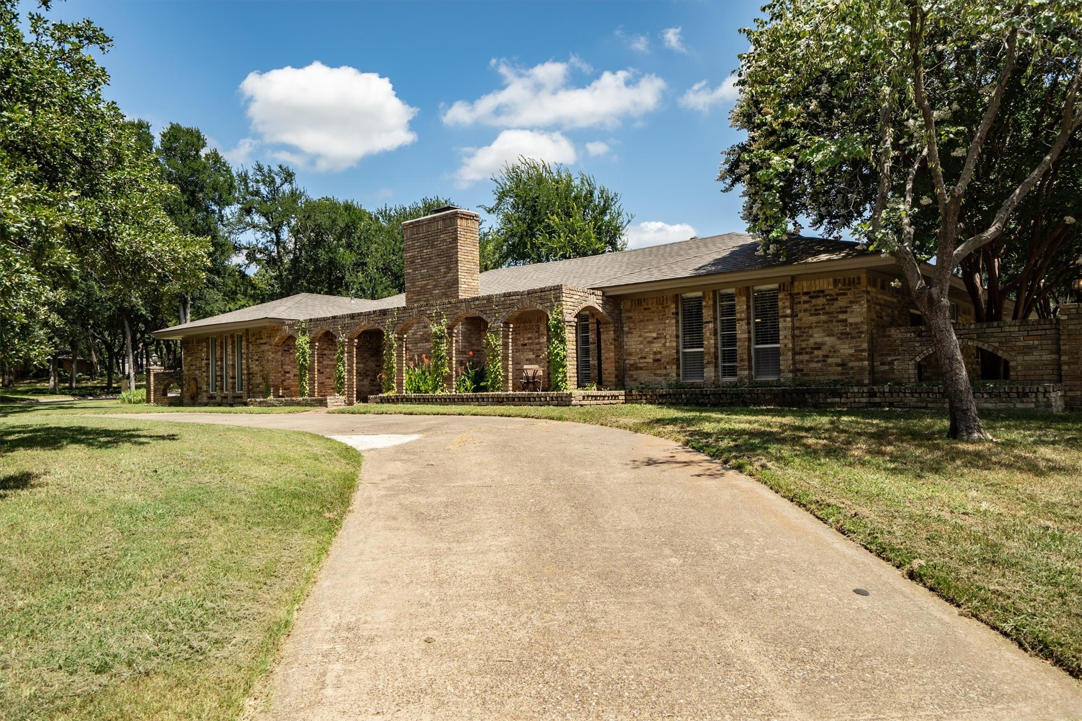 2016 Pembrooke Place Denton TX 76205