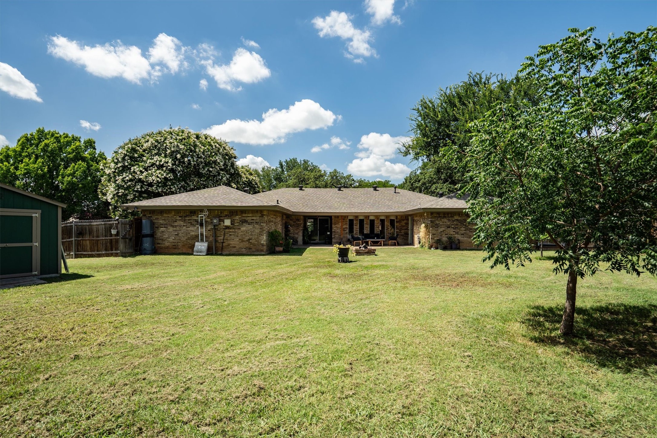 2016 Pembrooke Place Denton TX 76205