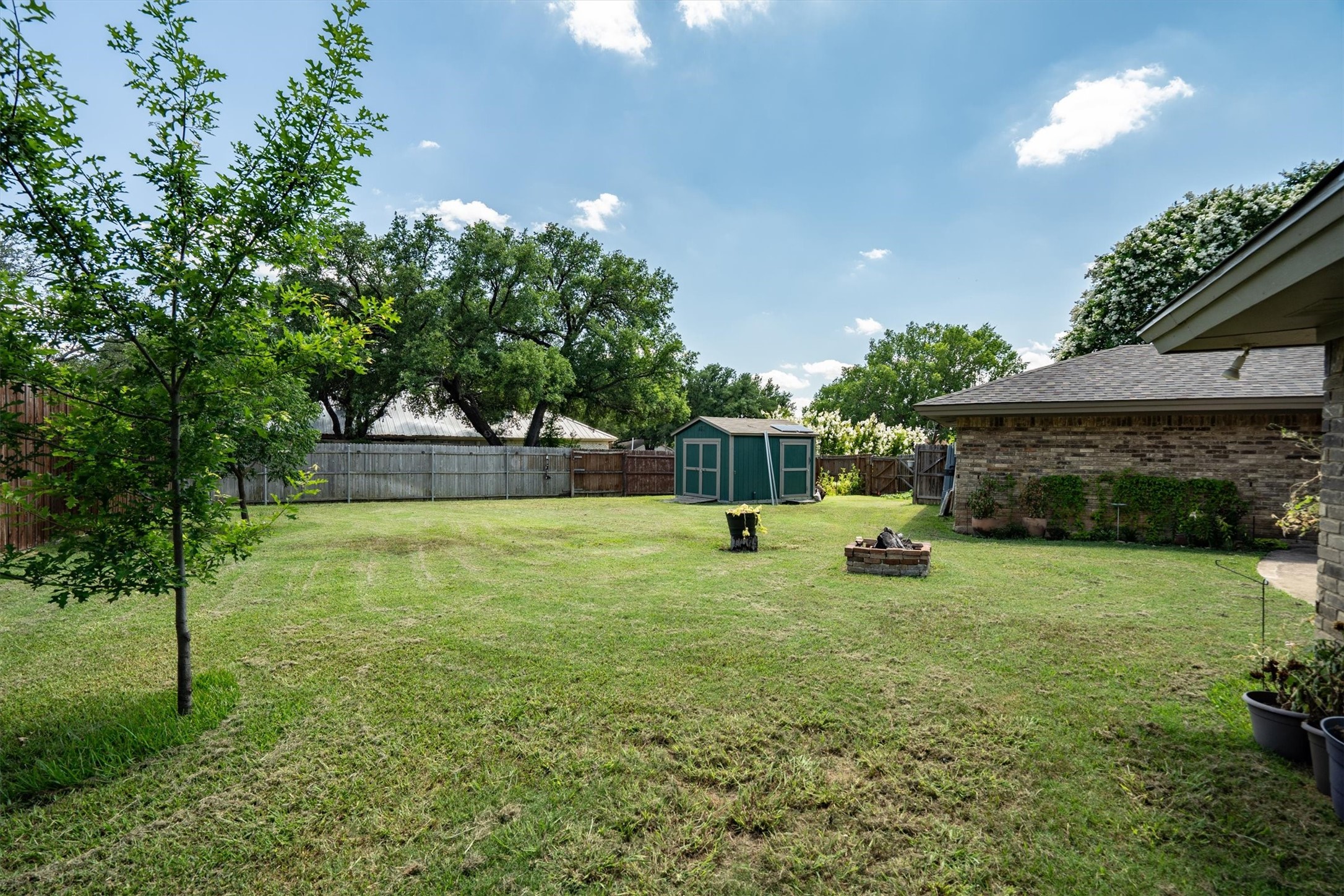 2016 Pembrooke Place Denton TX 76205