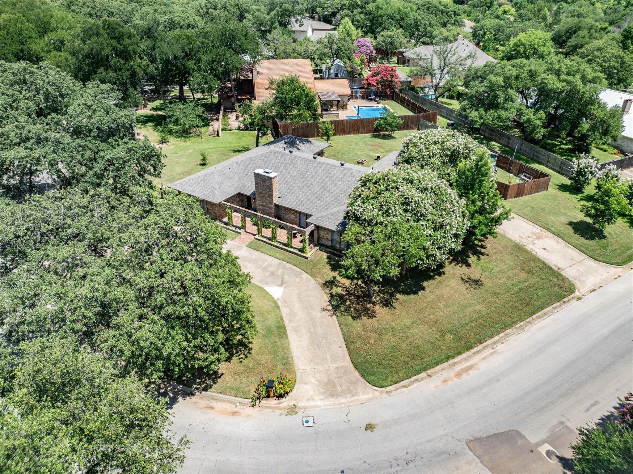 2016 Pembrooke Place Denton TX 76205