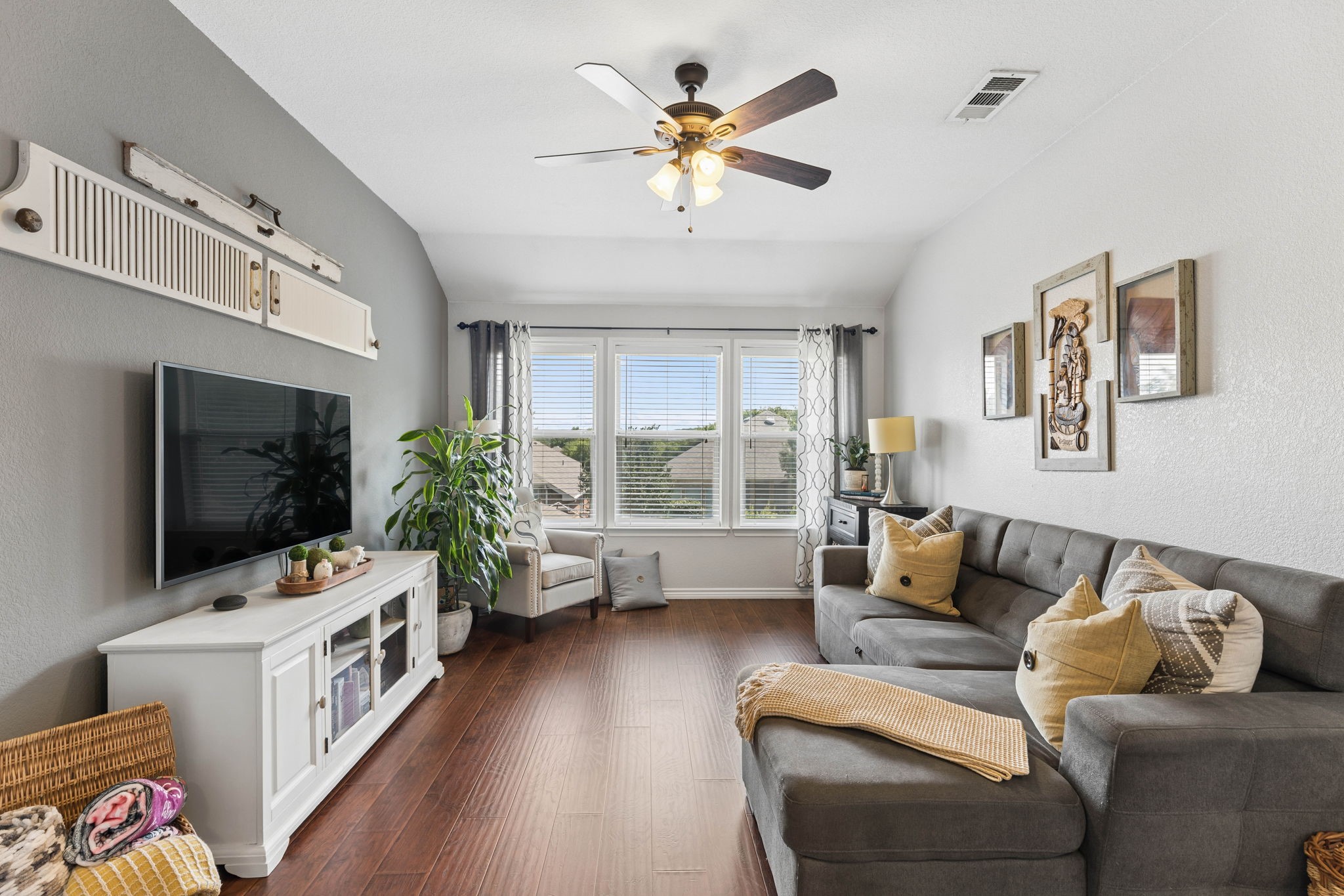 5801 Meadowglen Drive Denton TX 76226