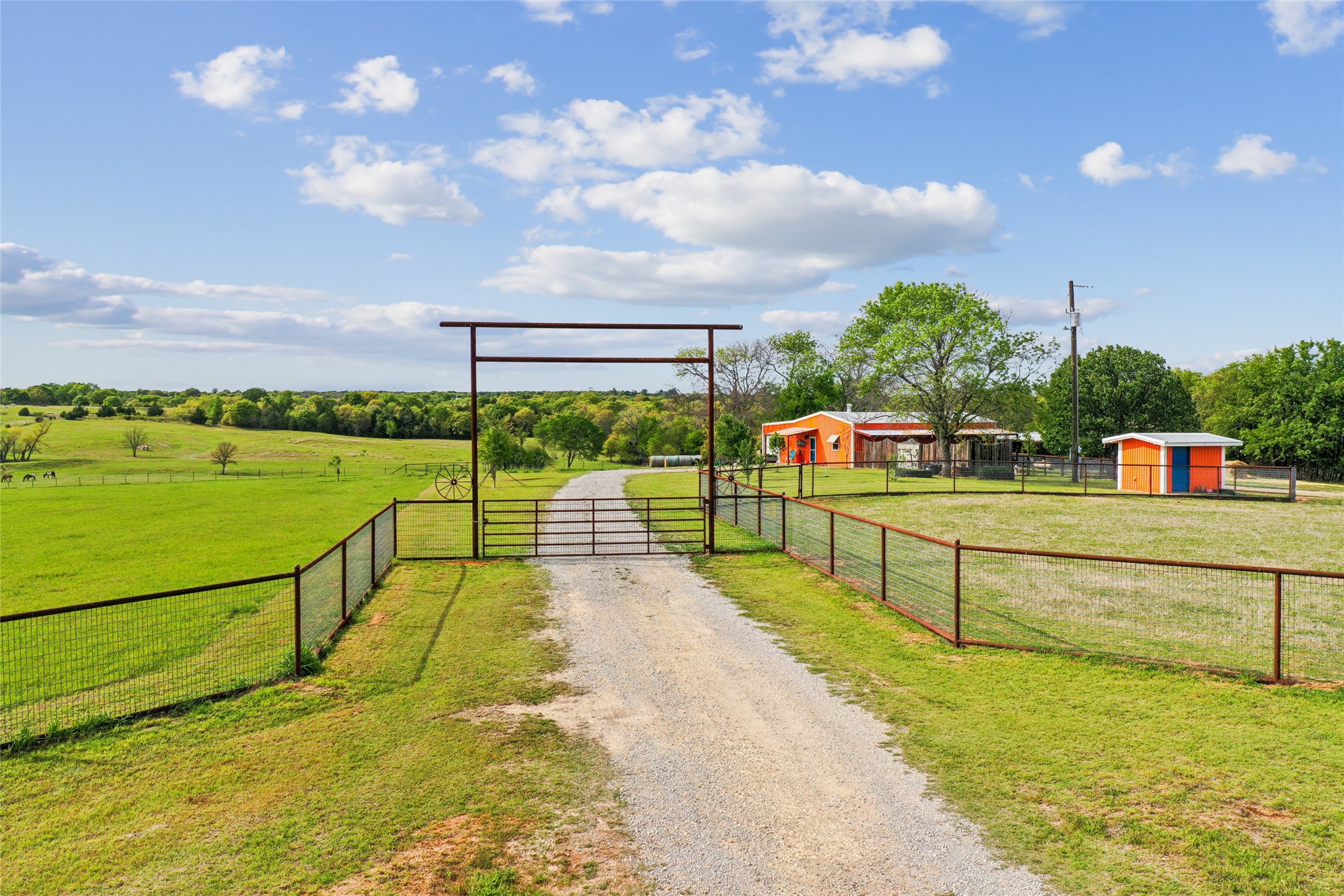 1406 N Johnson Loop Montague TX 76251
