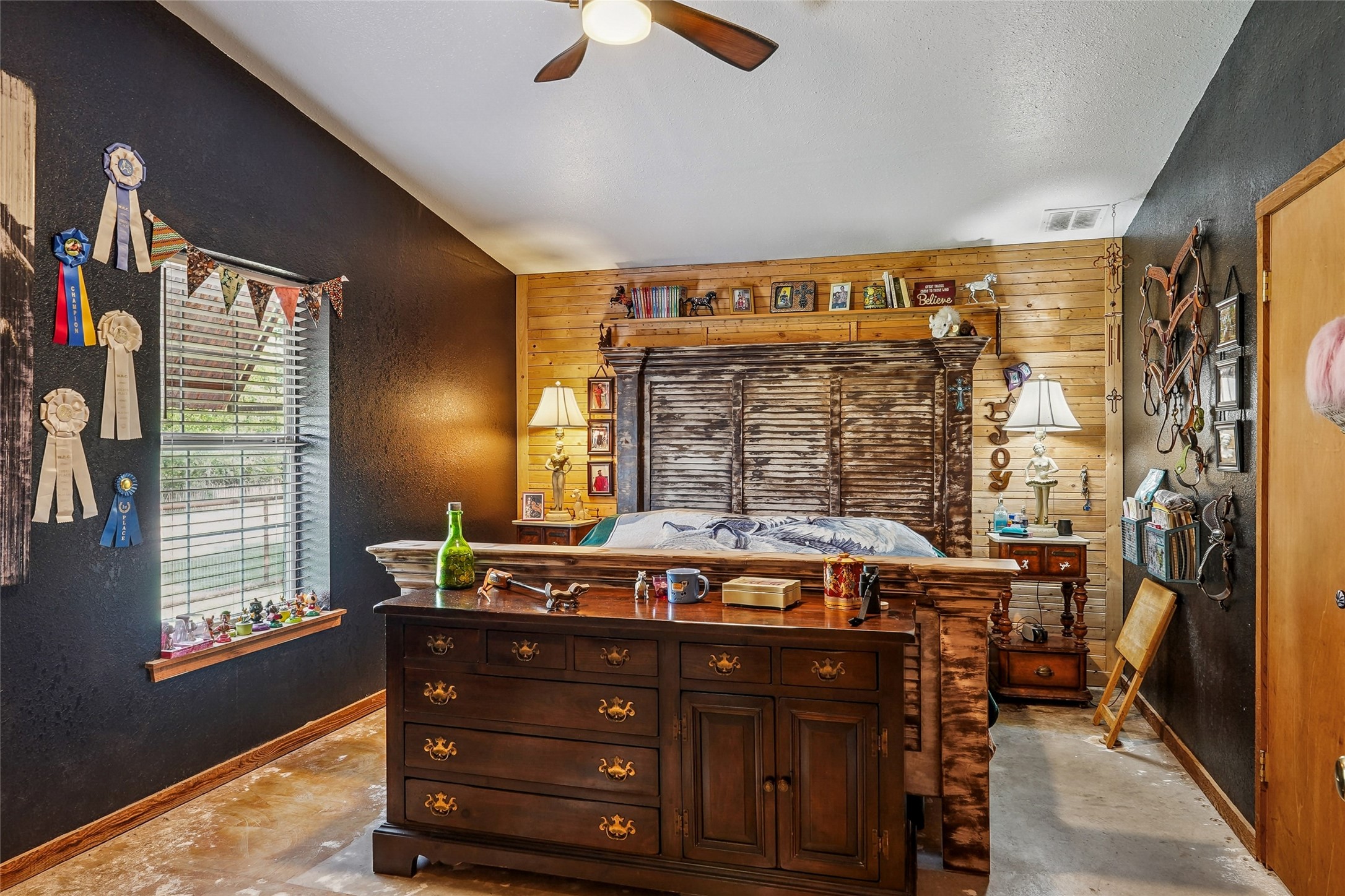 1406 N Johnson Loop Montague TX 76251