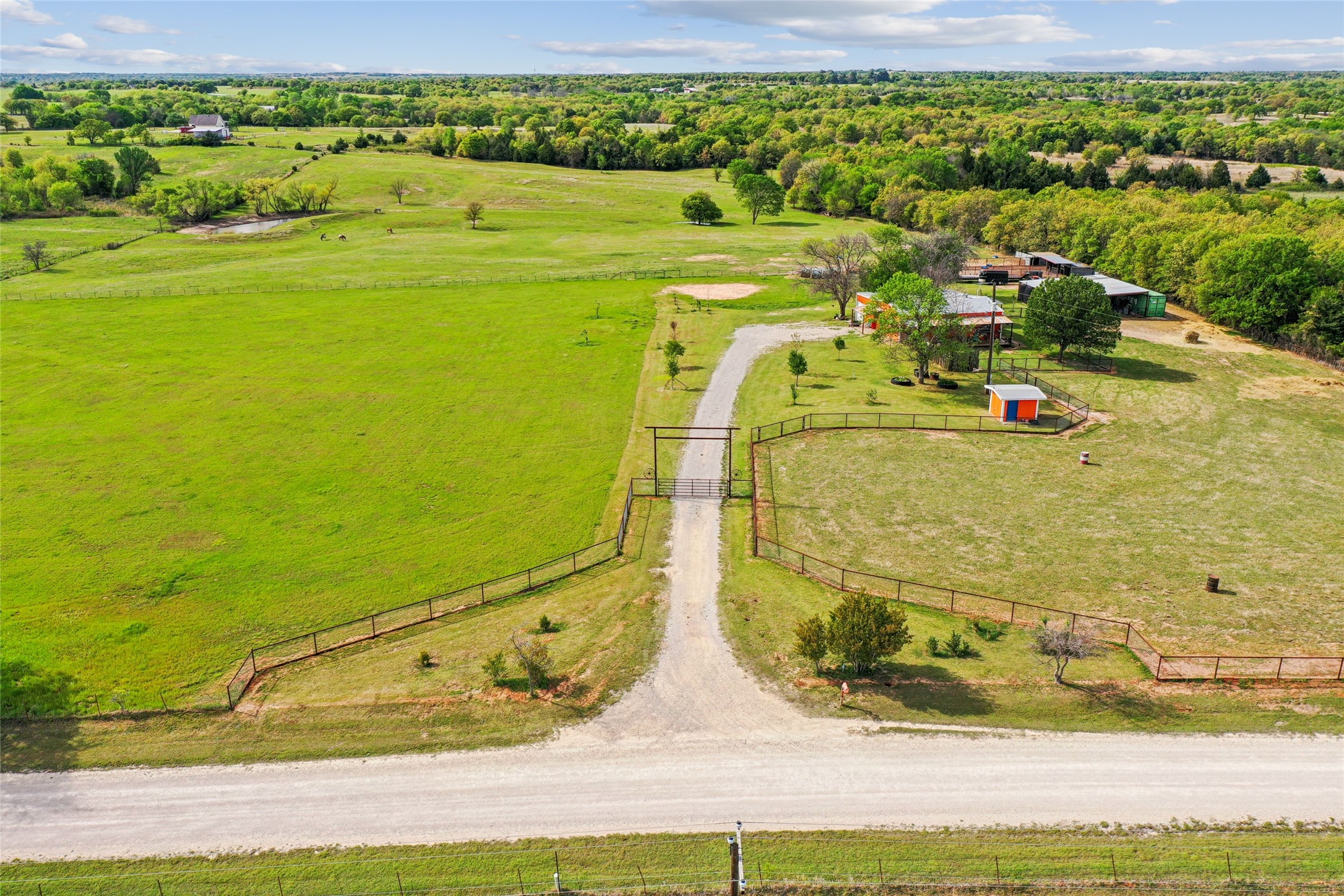 1406 N Johnson Loop Montague TX 76251