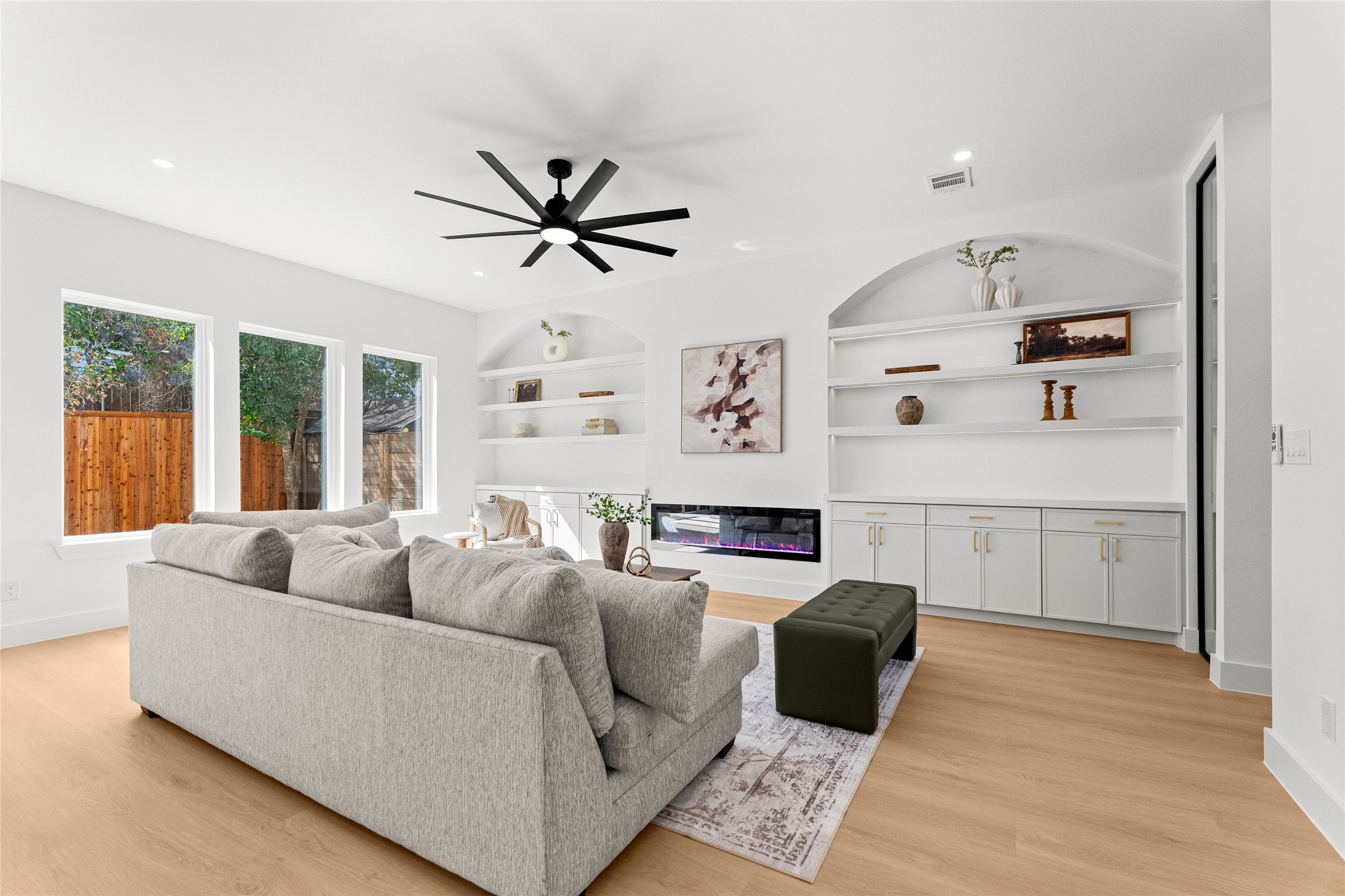 6913 Mohawk Drive Dallas TX 75235