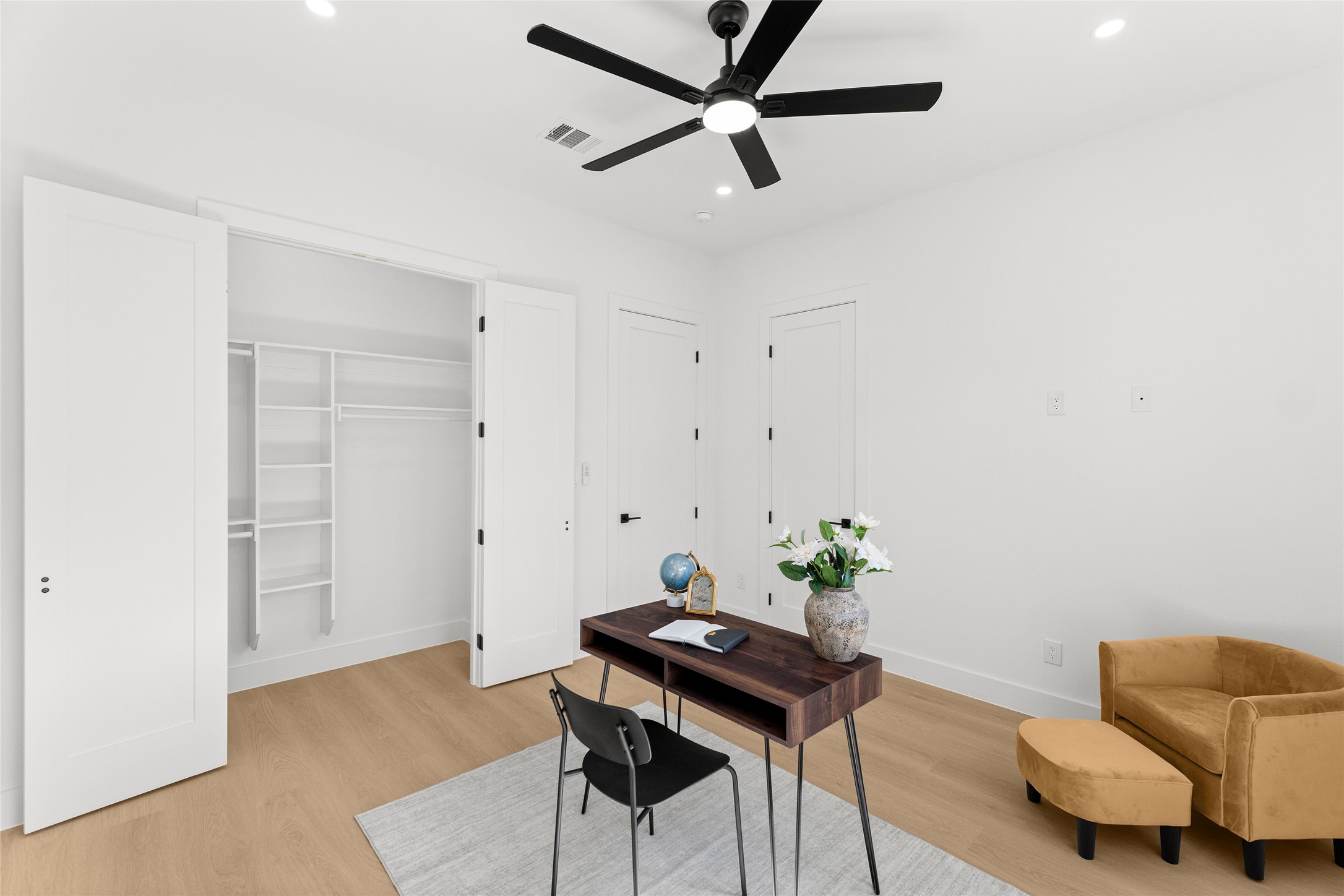 6913 Mohawk Drive Dallas TX 75235