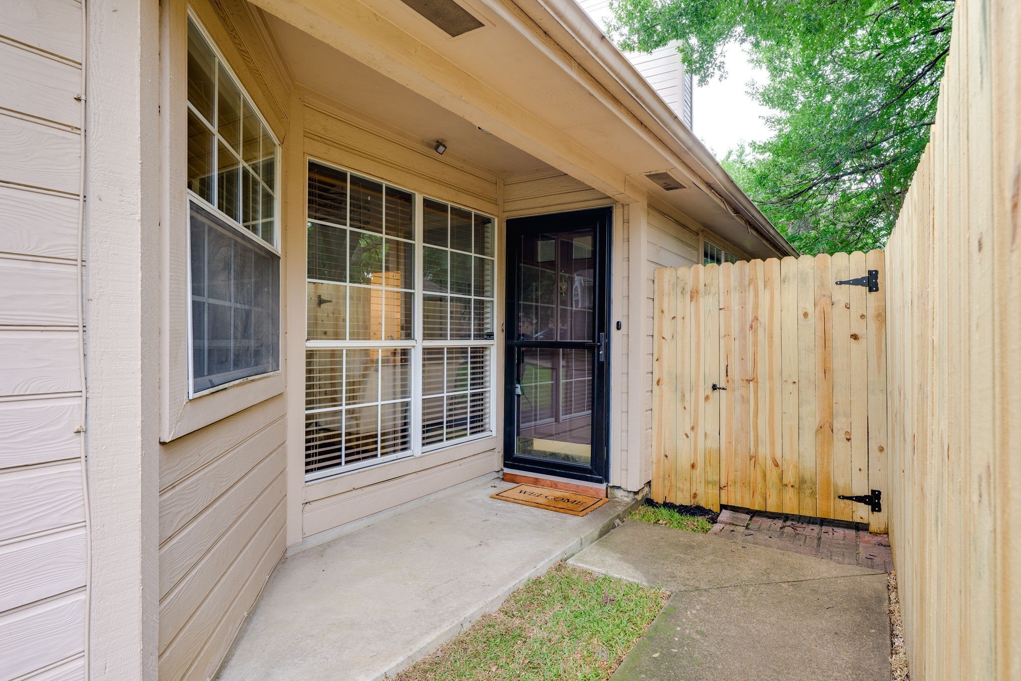 2080 Montclair Lane Lewisville TX 75067