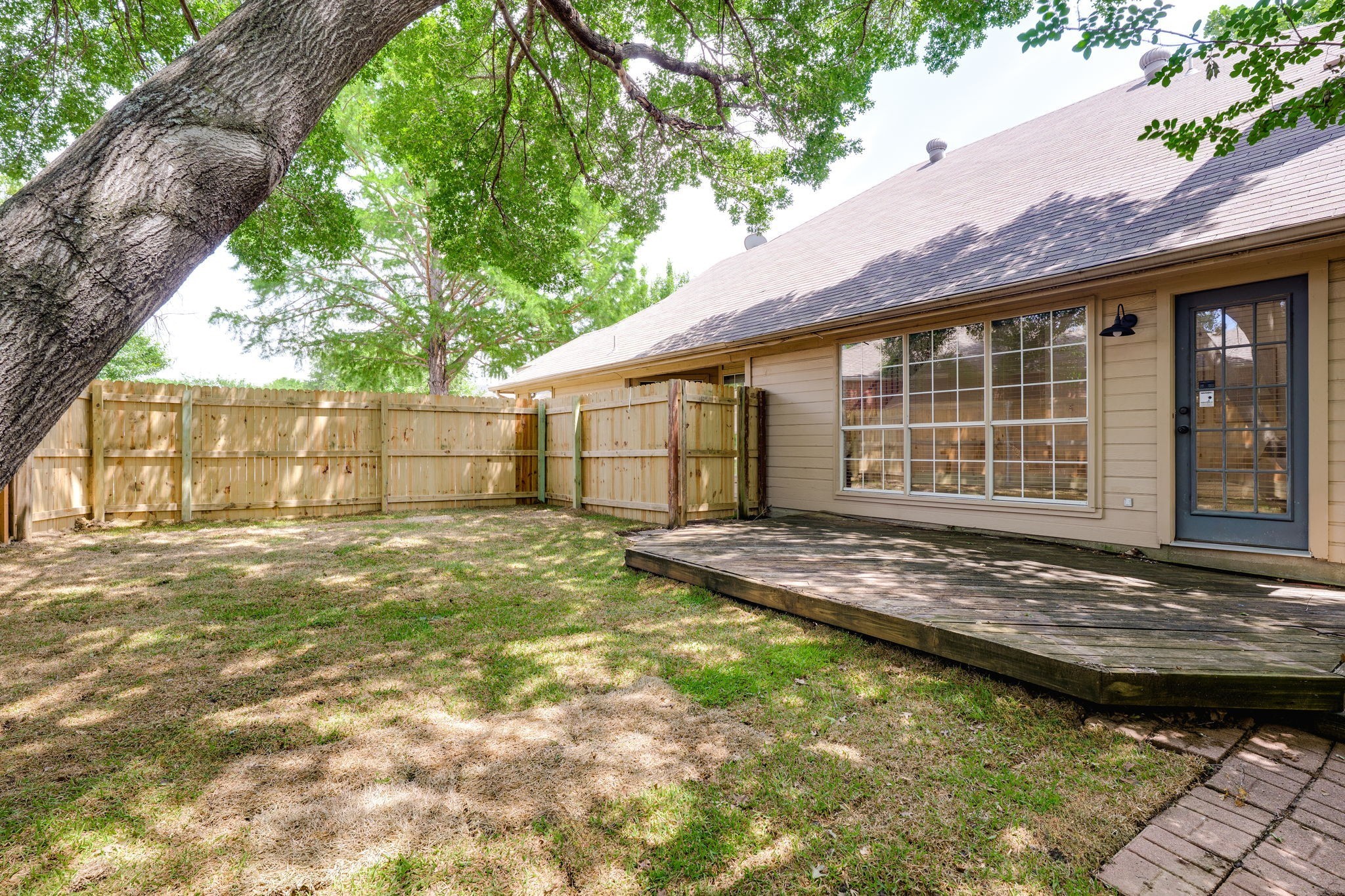 2080 Montclair Lane Lewisville TX 75067