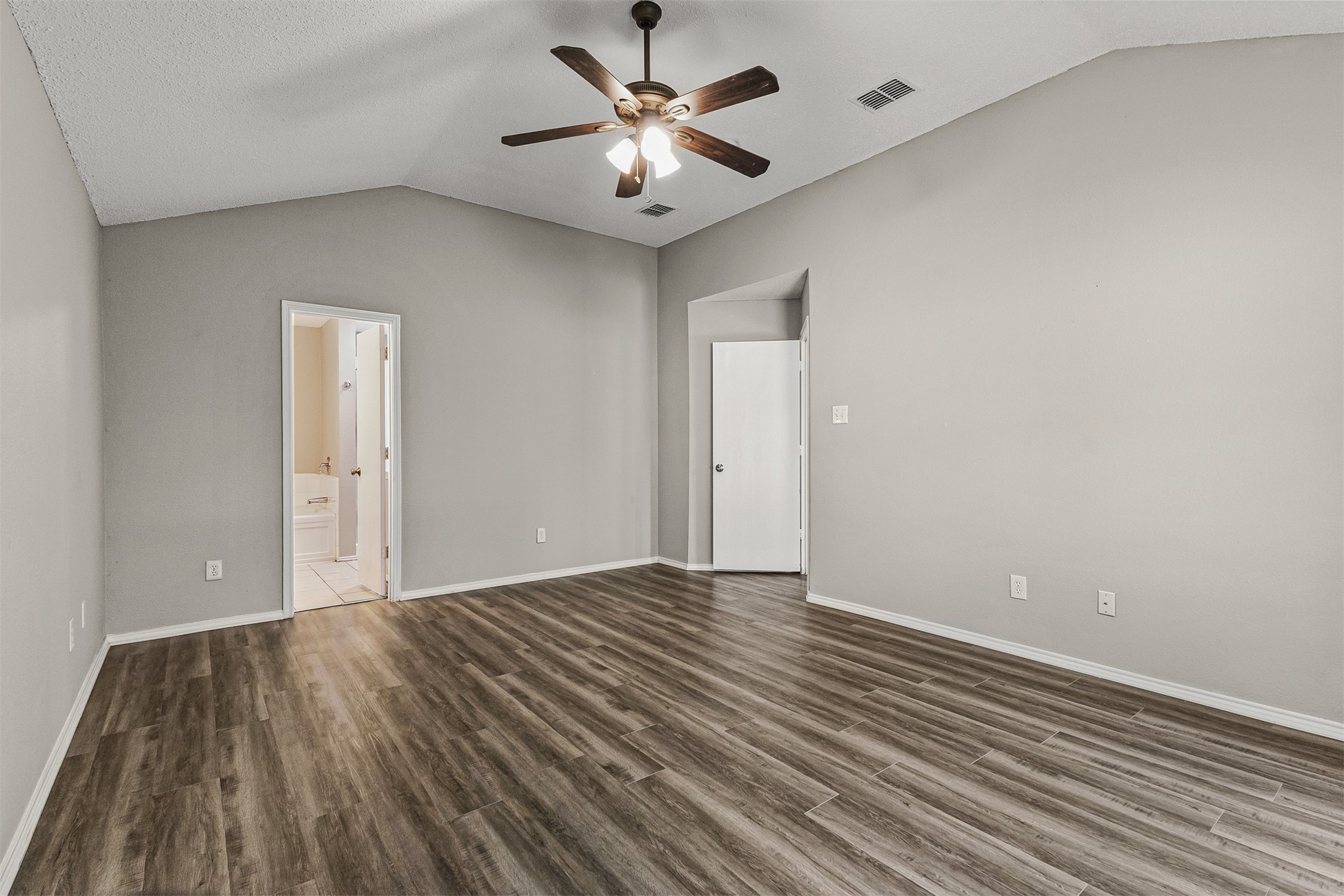 9305 Goldenview Drive Fort Worth TX 76244