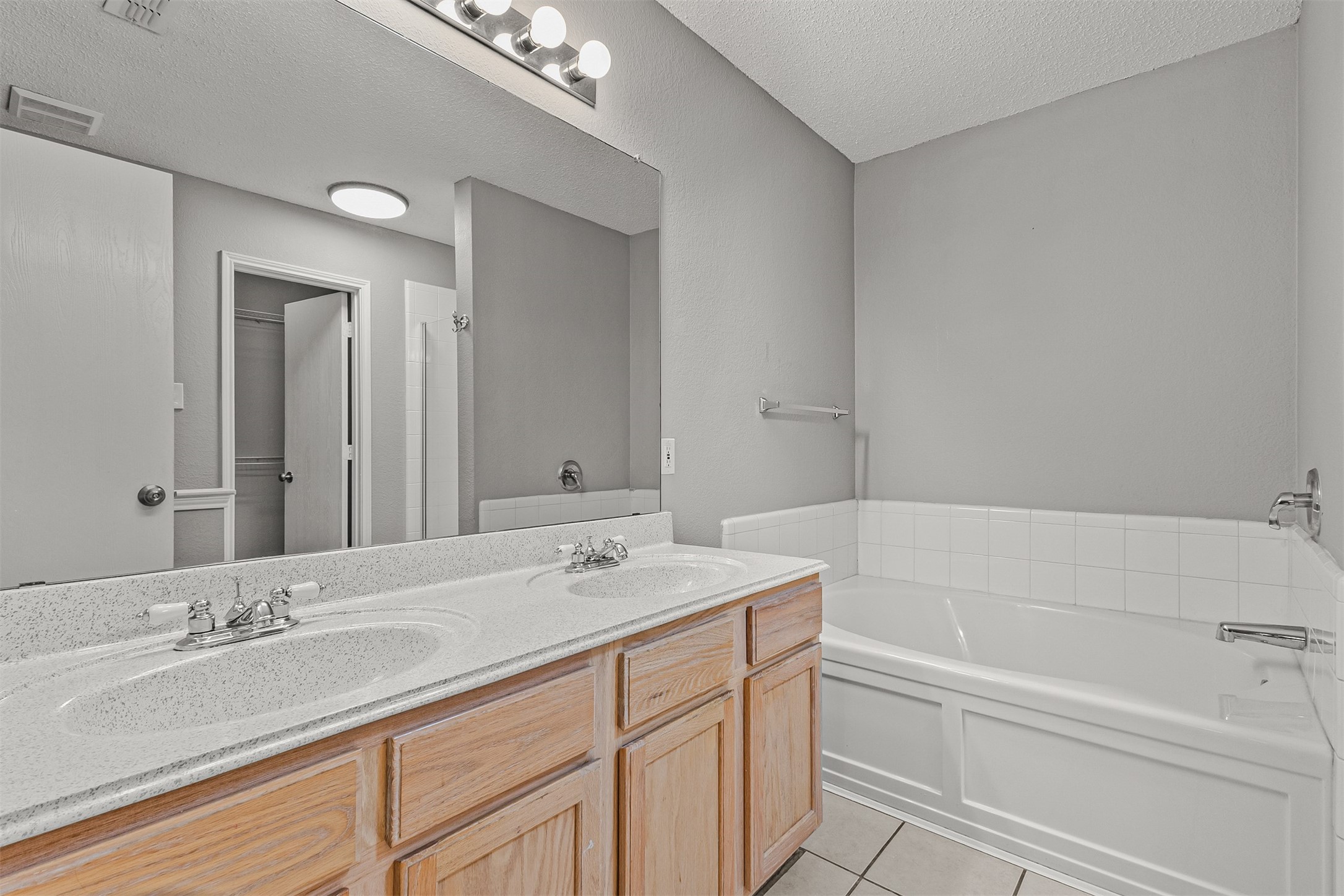9305 Goldenview Drive Fort Worth TX 76244