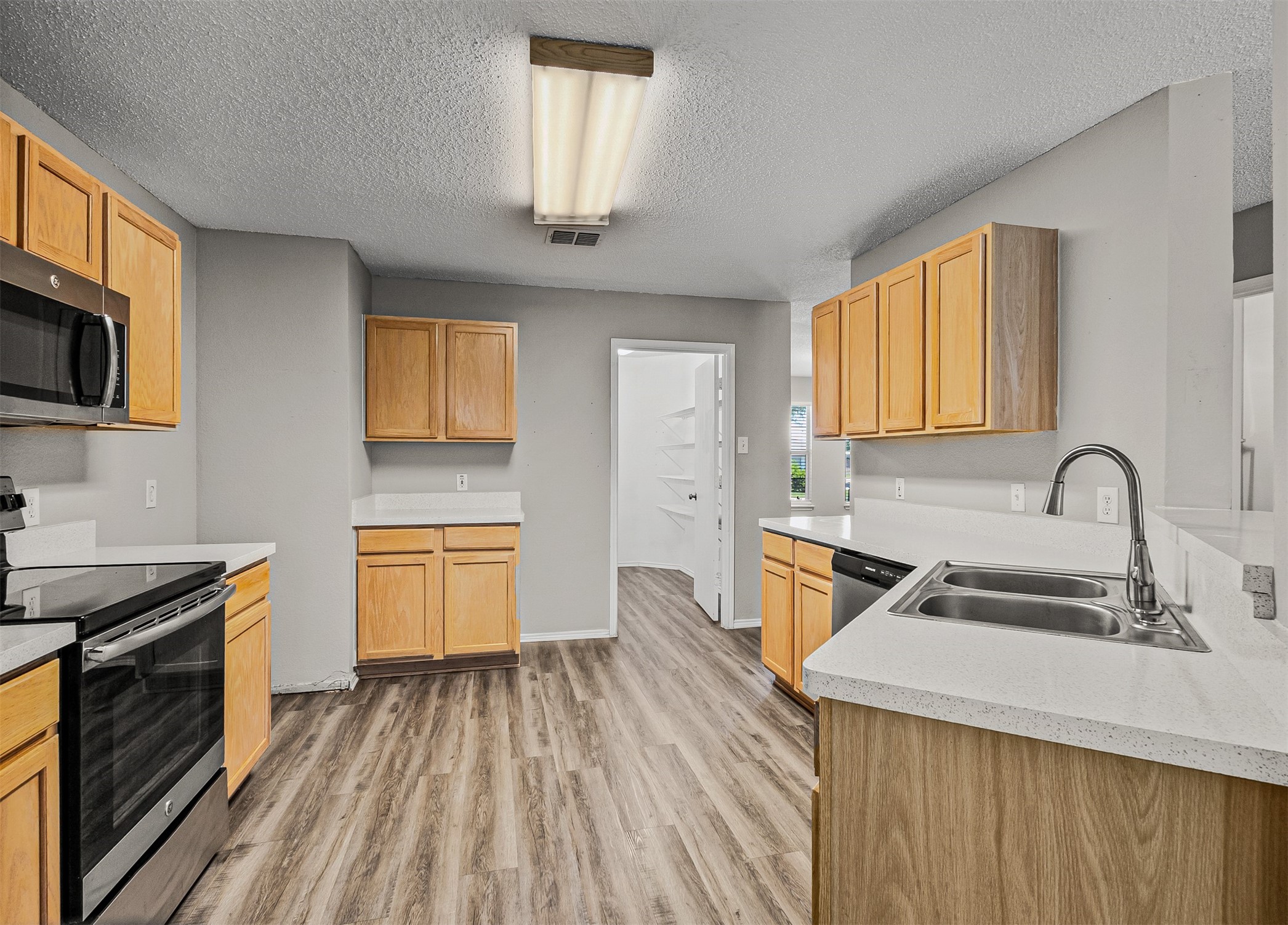 9305 Goldenview Drive Fort Worth TX 76244