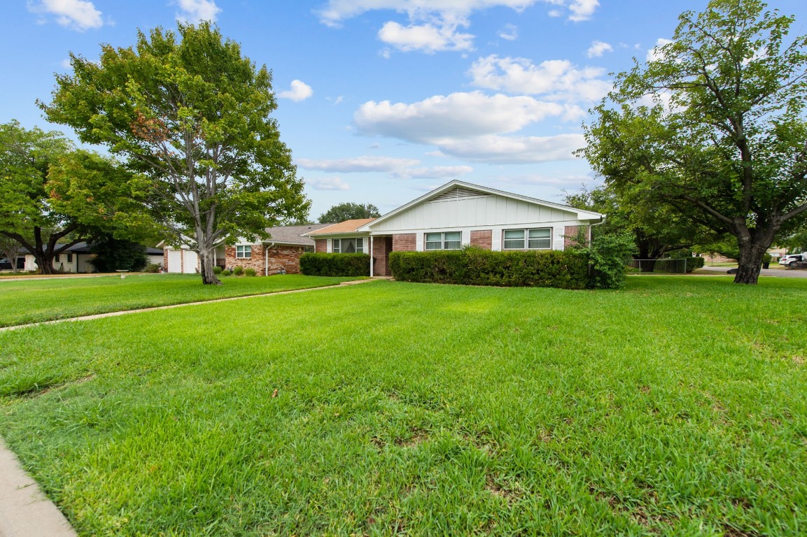 6929 Riviera Drive North Richland Hills TX 76180