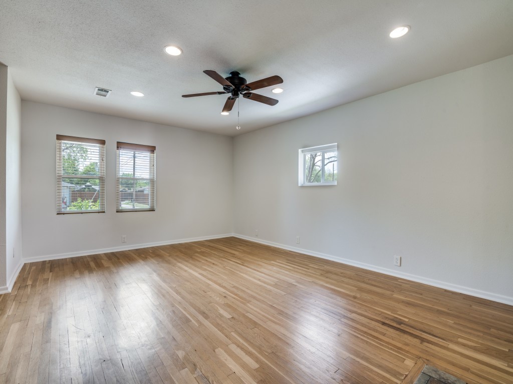 2315 Inadale Avenue Dallas TX 75228