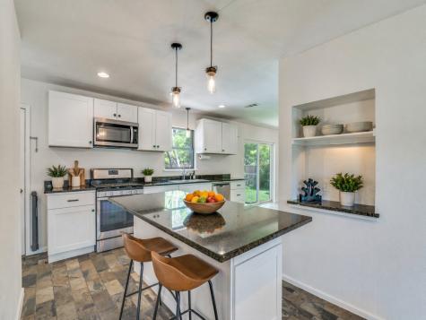 2315 Inadale Avenue Dallas TX 75228