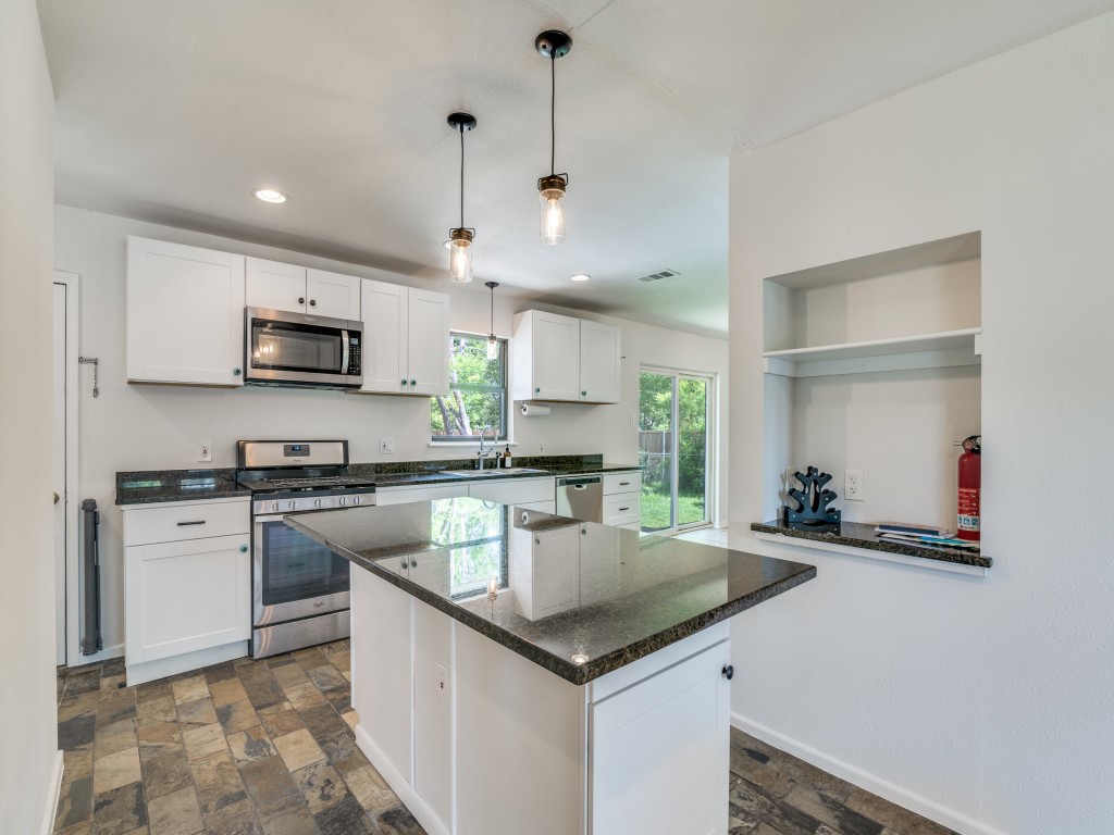 2315 Inadale Avenue Dallas TX 75228
