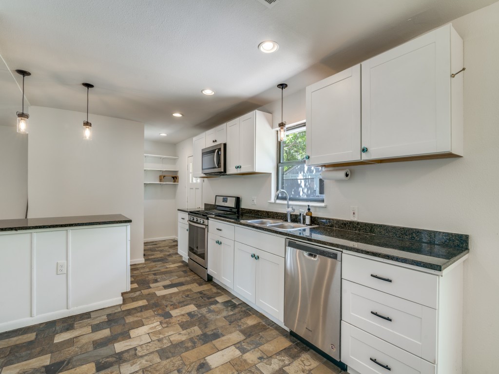 2315 Inadale Avenue Dallas TX 75228