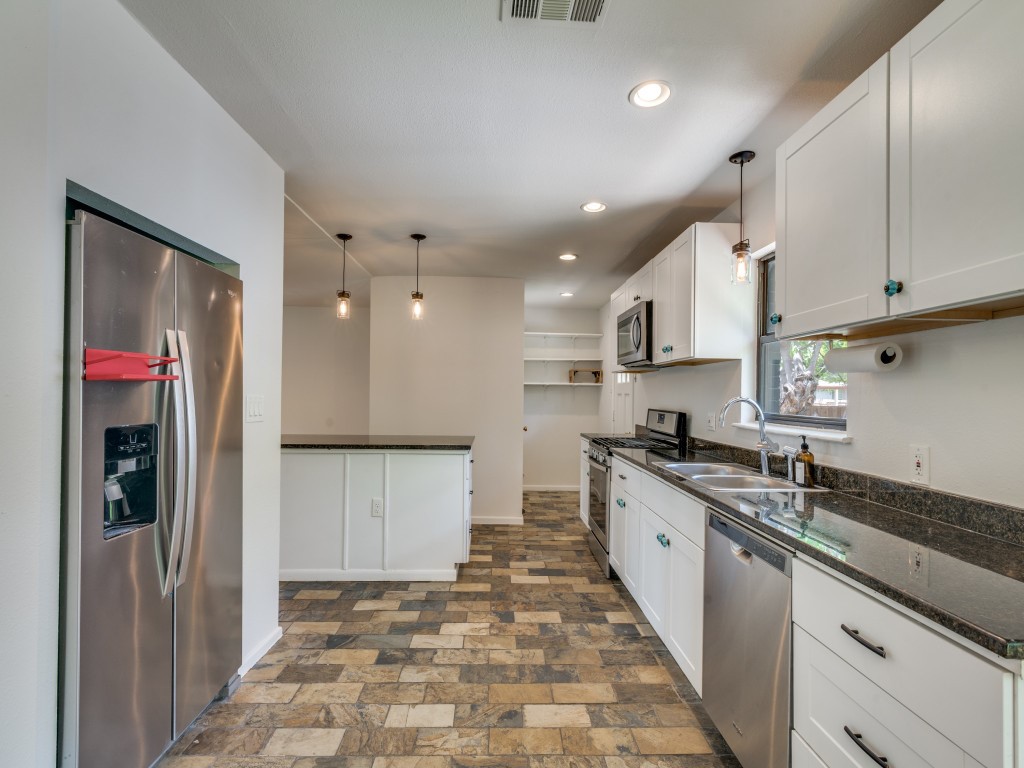 2315 Inadale Avenue Dallas TX 75228