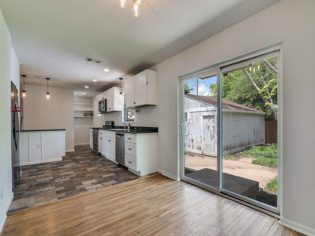 2315 Inadale Avenue Dallas TX 75228