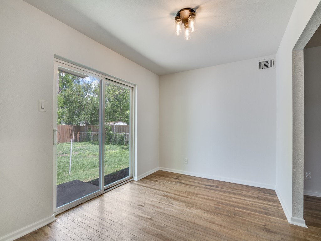 2315 Inadale Avenue Dallas TX 75228