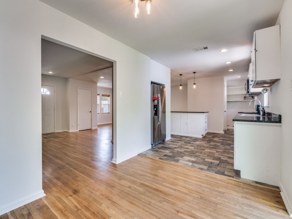 2315 Inadale Avenue Dallas TX 75228