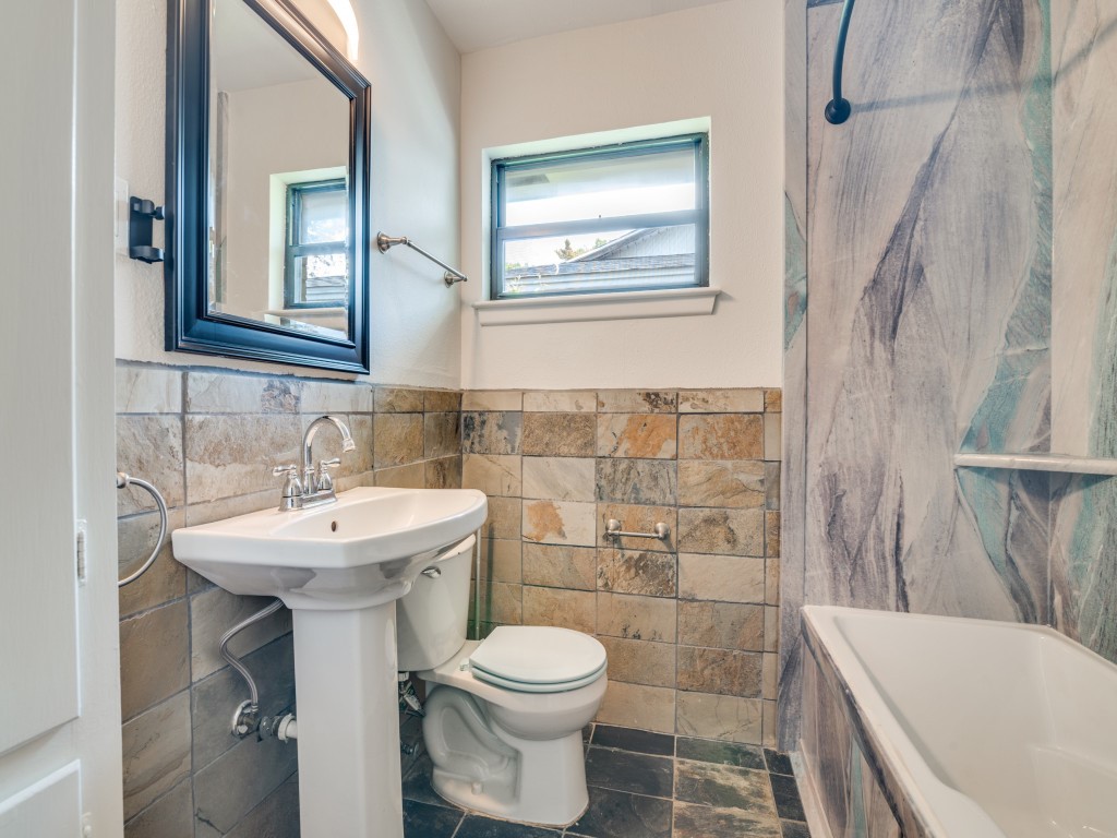 2315 Inadale Avenue Dallas TX 75228