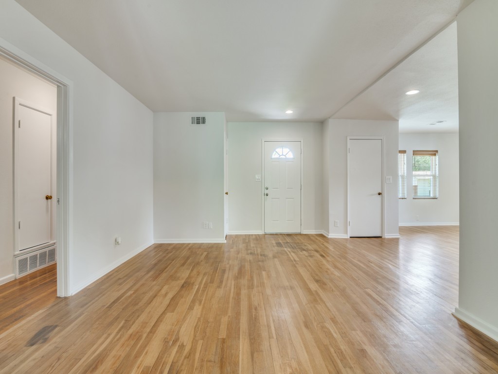 2315 Inadale Avenue Dallas TX 75228