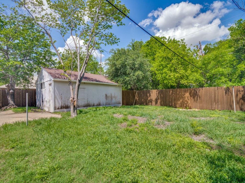 2315 Inadale Avenue Dallas TX 75228